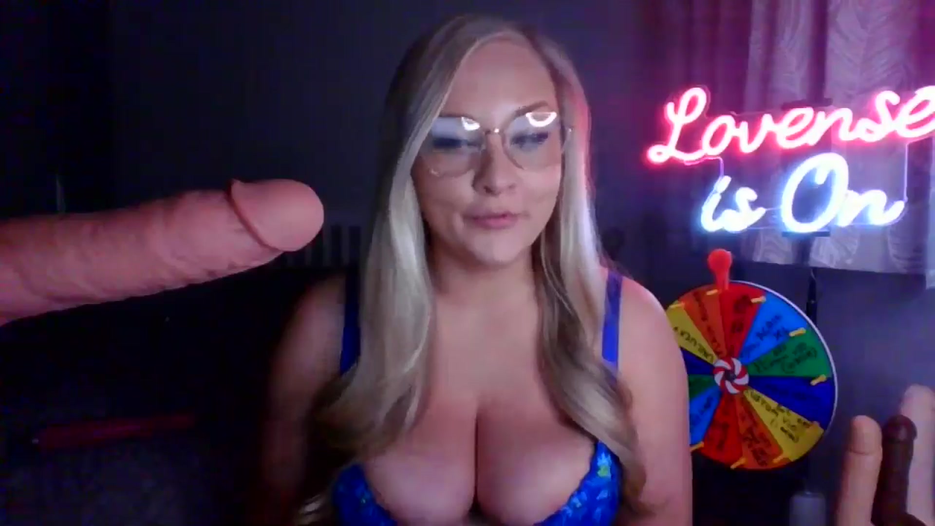 Gallery image thumbnail from AlexisBrookeX's myfreecams stream on, 12/19/2024, 18:28 image 13 of 20