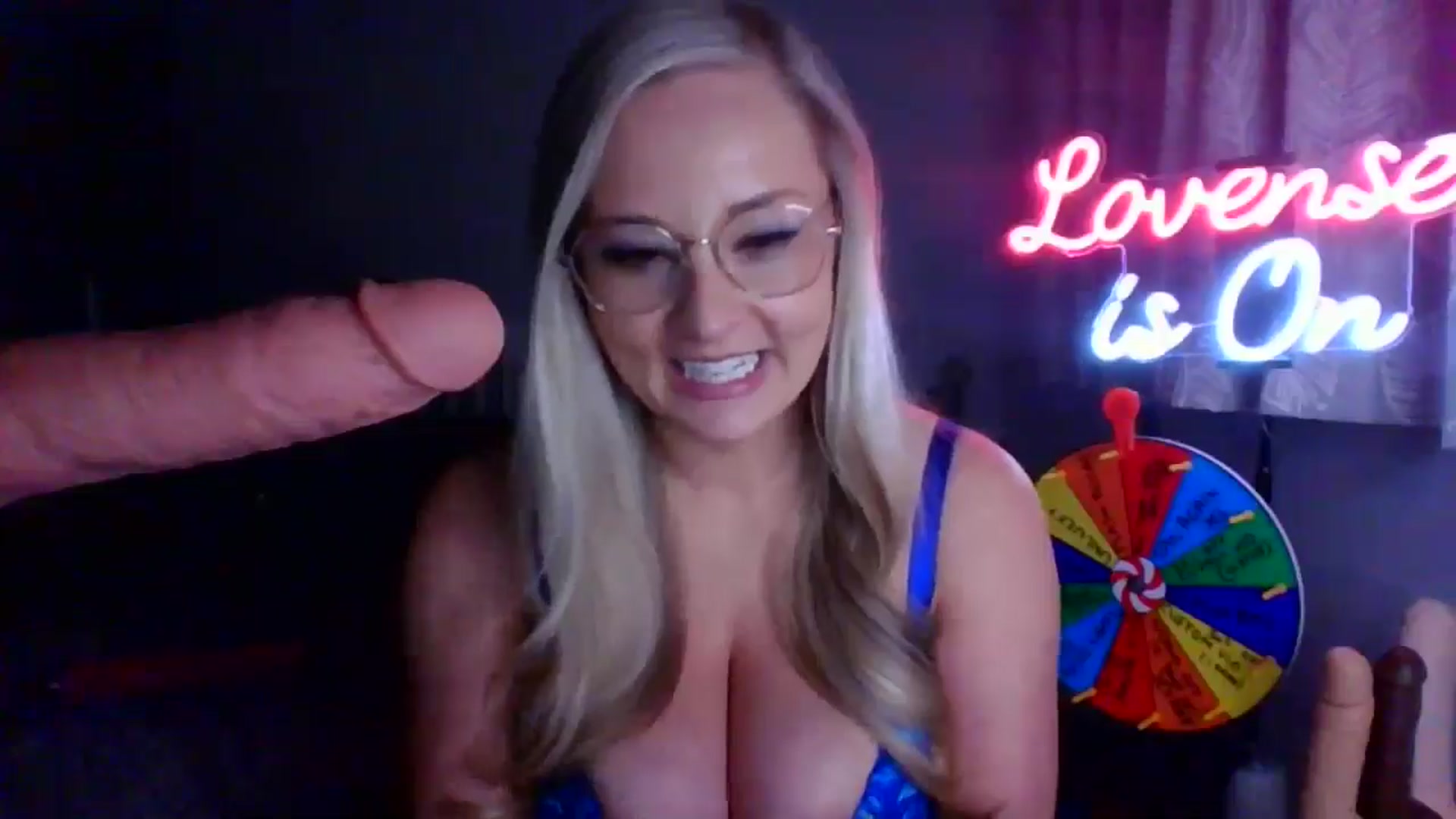 Gallery image thumbnail from AlexisBrookeX's myfreecams stream on, 12/19/2024, 18:28 image 17 of 20