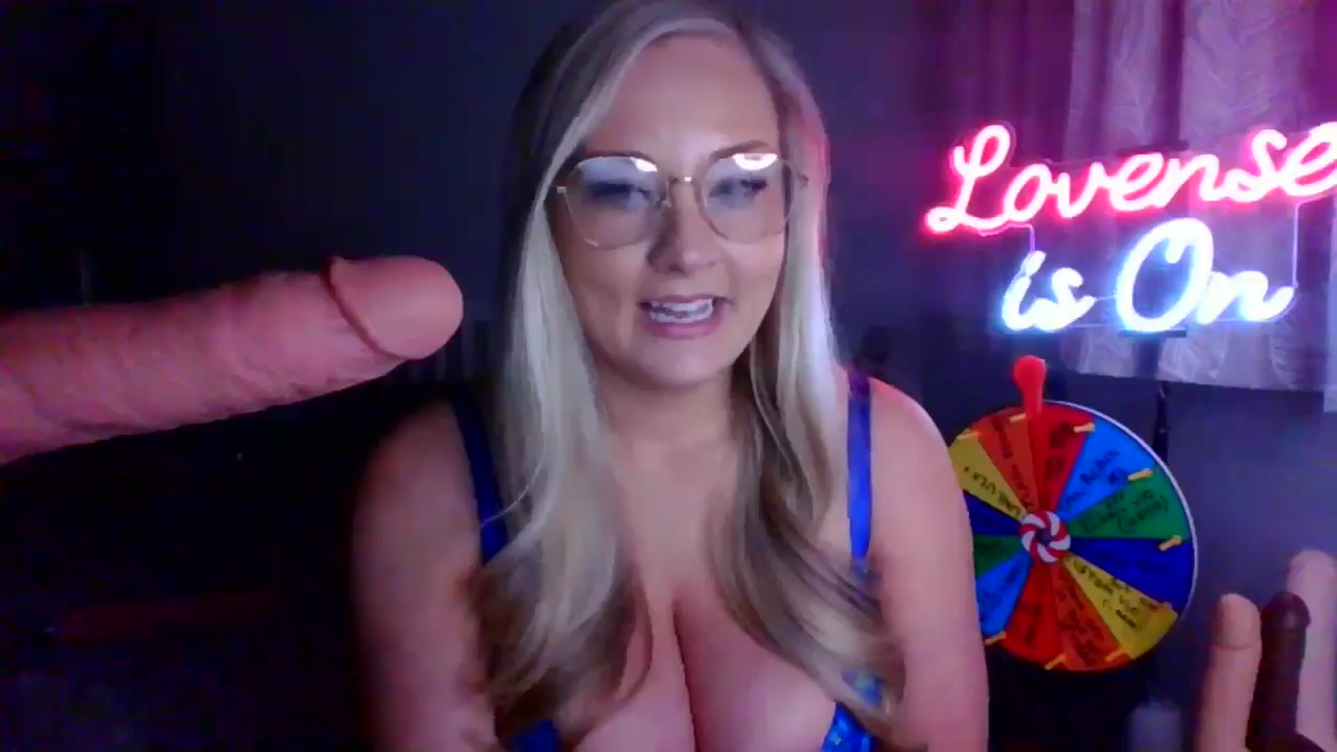 Gallery image thumbnail from AlexisBrookeX's myfreecams stream on, 12/19/2024, 18:28 image 19 of 20
