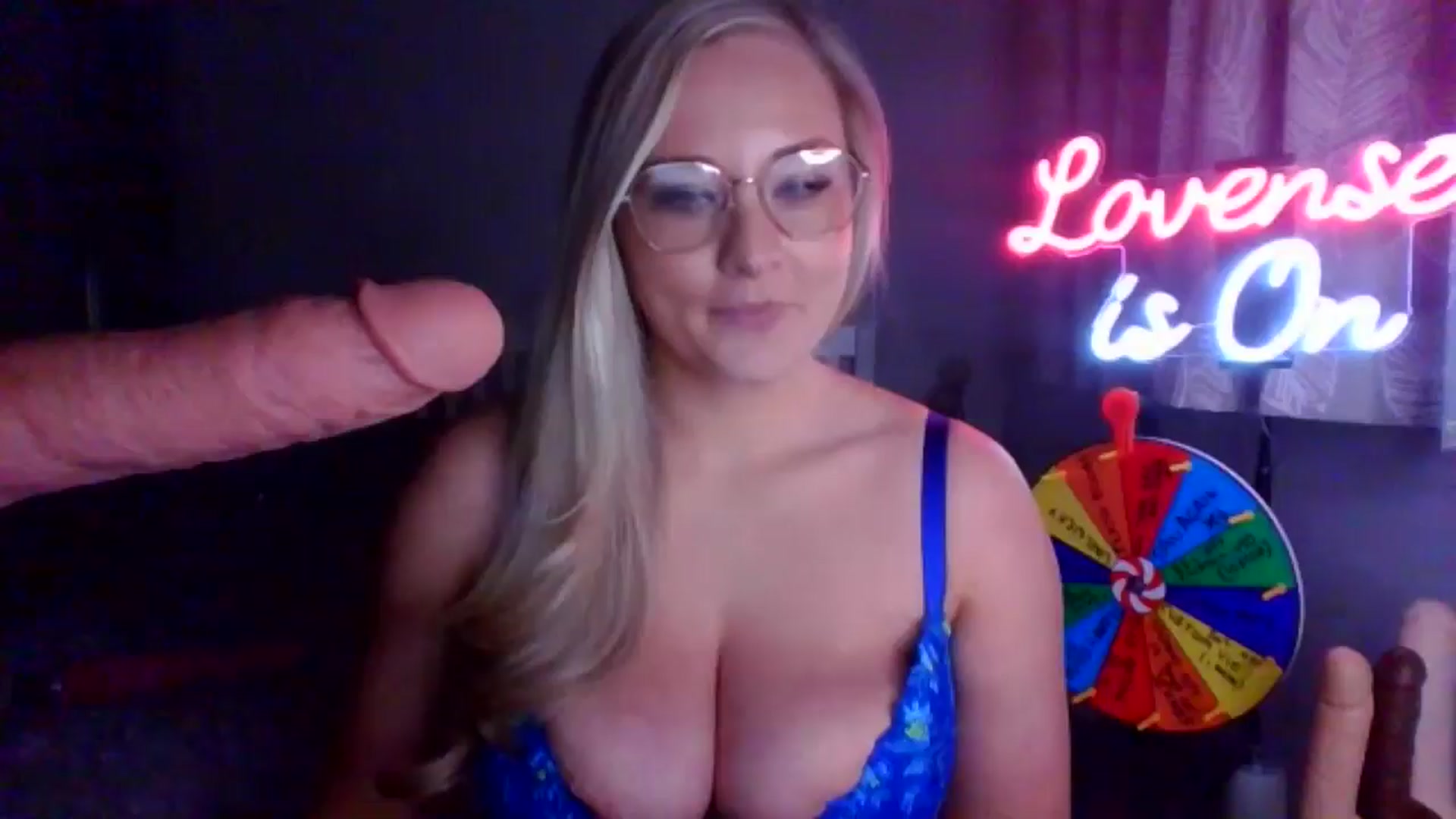 Gallery image thumbnail from AlexisBrookeX's myfreecams stream on, 12/19/2024, 18:28 image 1 of 20