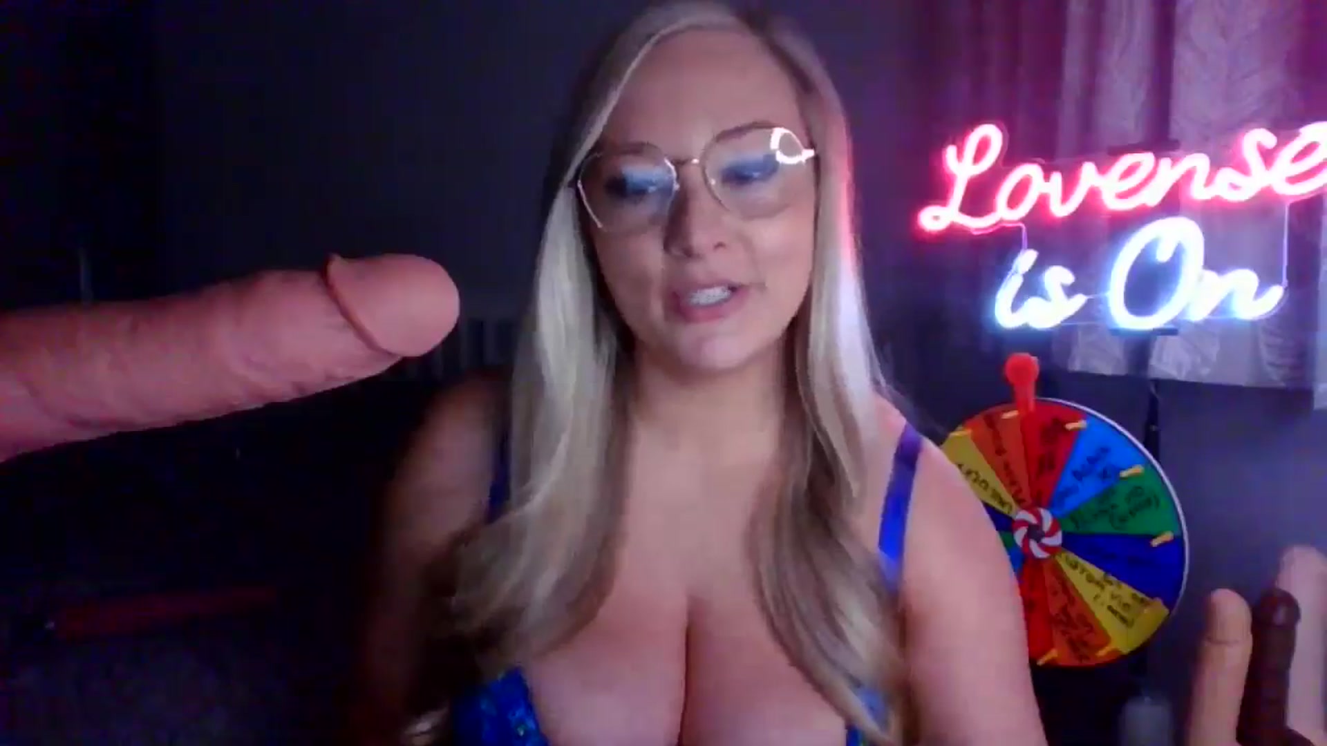 Gallery image thumbnail from AlexisBrookeX's myfreecams stream on, 12/19/2024, 18:28 image 16 of 20