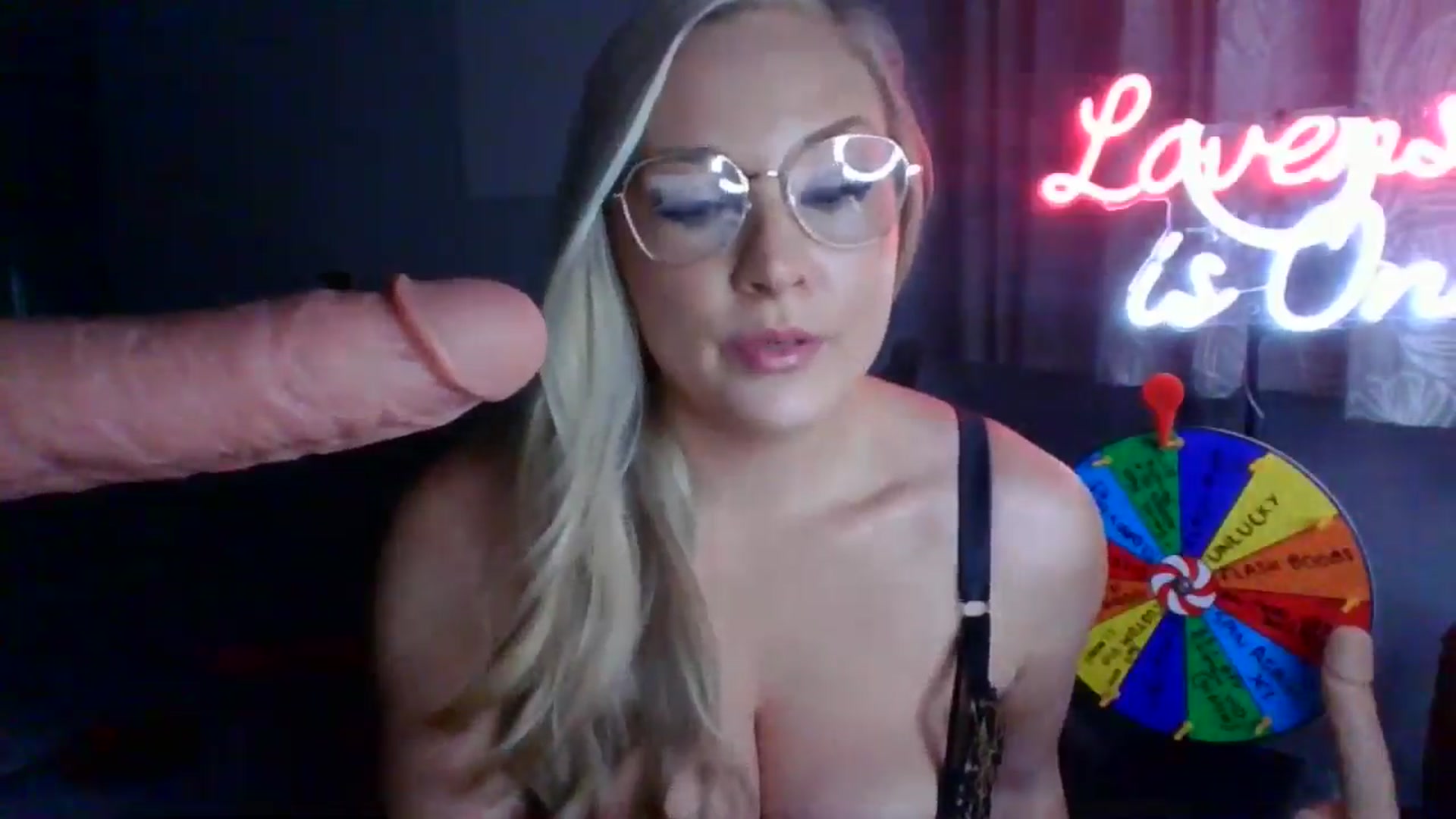 Gallery image thumbnail from AlexisBrookeX's myfreecams stream on, 12/23/2024, 22:38 image 14 of 20