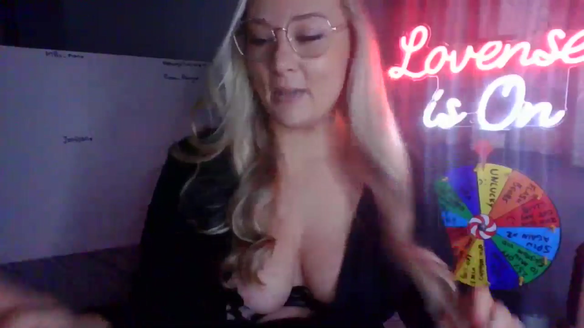 Gallery image thumbnail from AlexisBrookeX's myfreecams stream on, 12/27/2024, 18:33 image 17 of 20