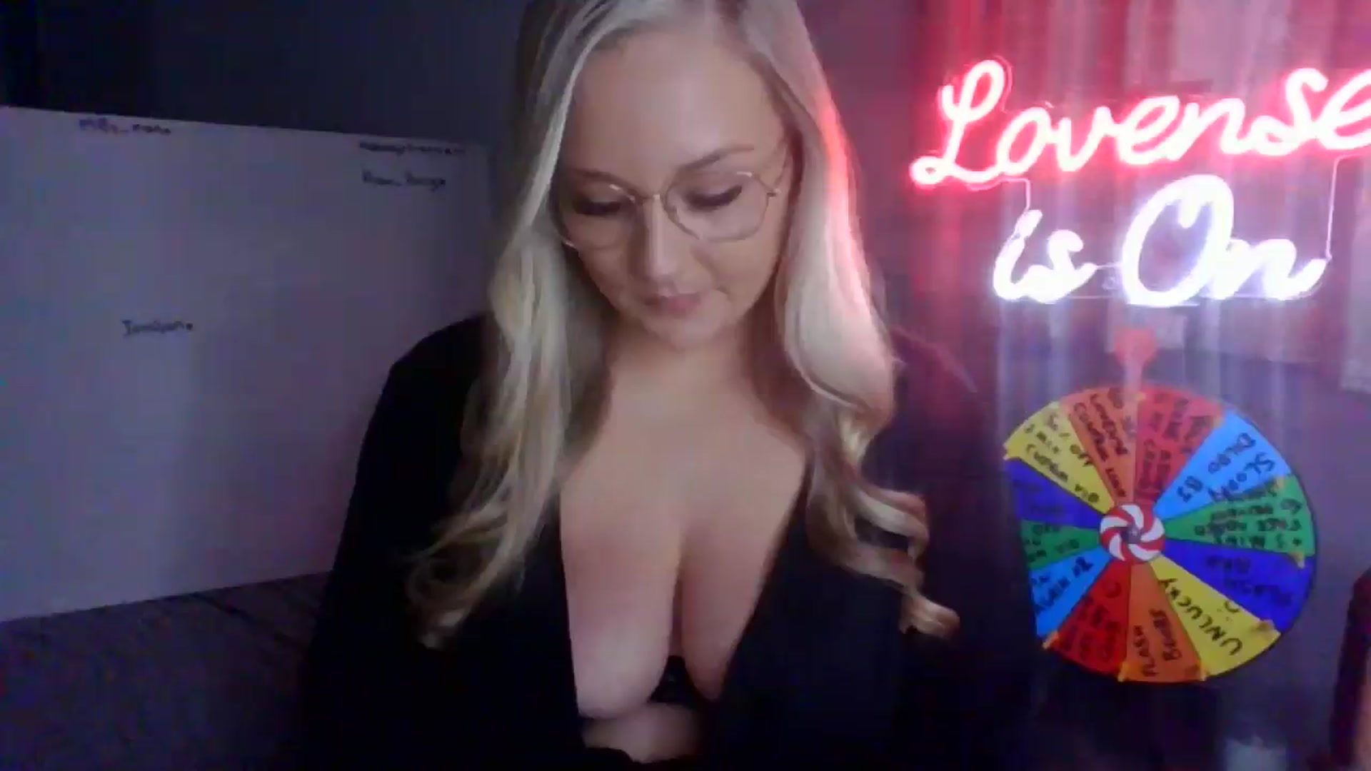 Gallery image thumbnail from AlexisBrookeX's myfreecams stream on, 12/27/2024, 18:33 image 11 of 20