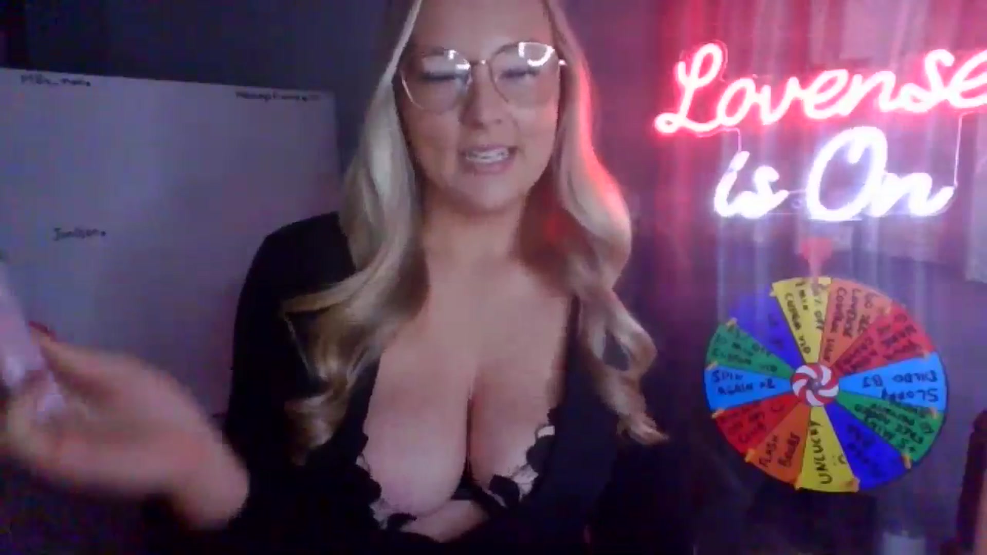 Gallery image thumbnail from AlexisBrookeX's myfreecams stream on, 12/27/2024, 18:33 image 2 of 20