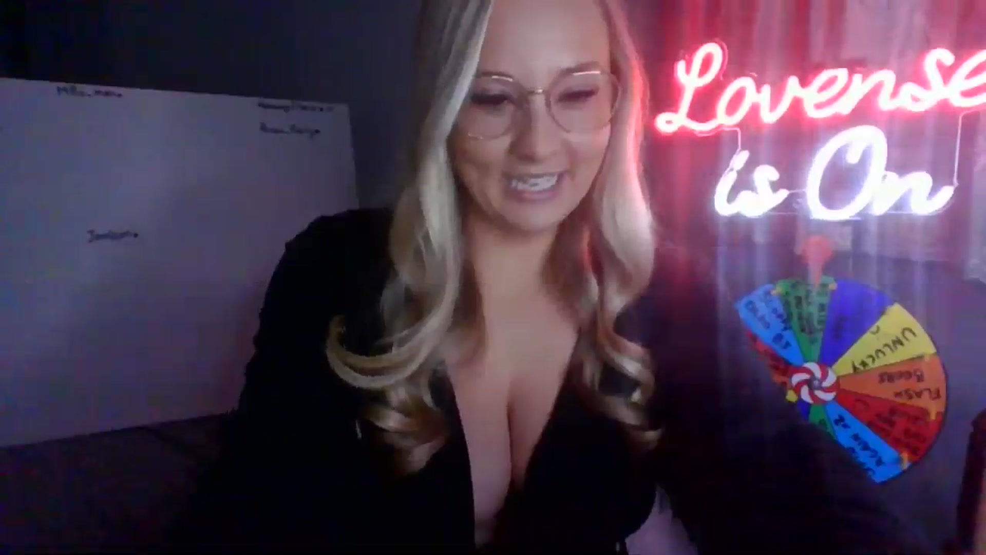 Gallery image thumbnail from AlexisBrookeX's myfreecams stream on, 12/27/2024, 18:33 image 14 of 20
