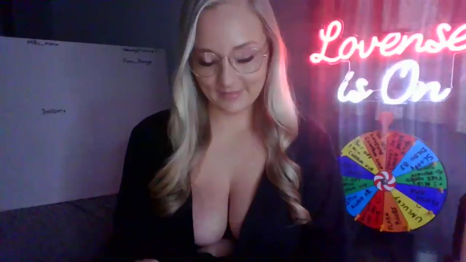Gallery image thumbnail from AlexisBrookeX's myfreecams stream on, 12/27/2024, 18:33 image 12 of 20