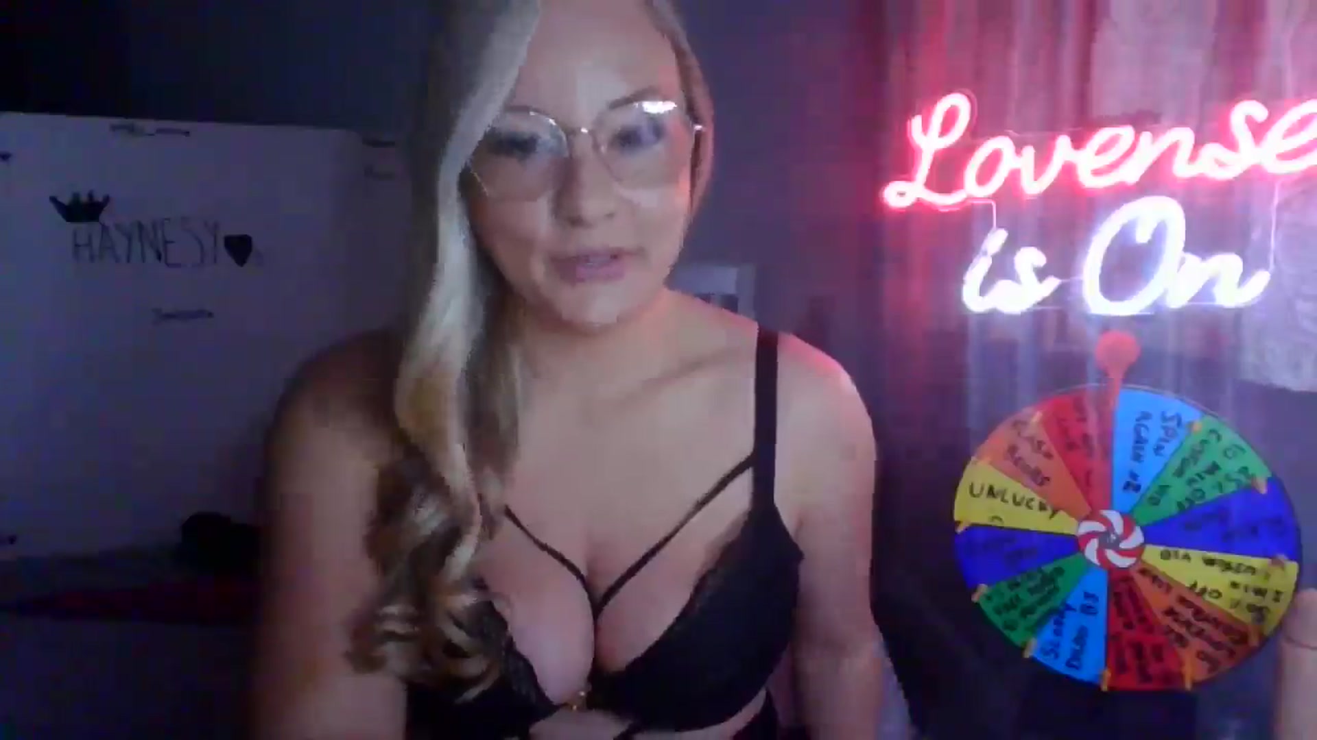 Gallery image thumbnail from AlexisBrookeX's myfreecams stream on, 12/28/2024, 15:19 image 15 of 20