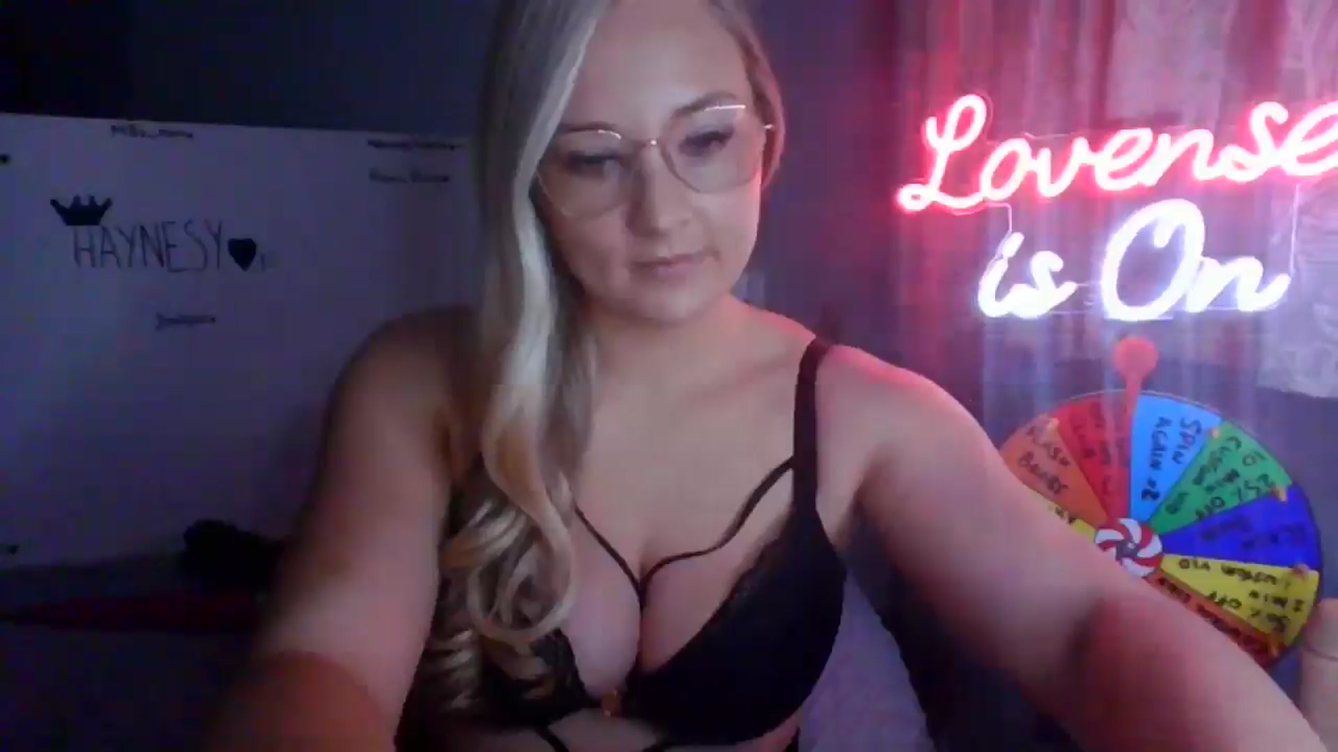 Gallery image thumbnail from AlexisBrookeX's myfreecams stream on, 12/28/2024, 15:19 image 14 of 20