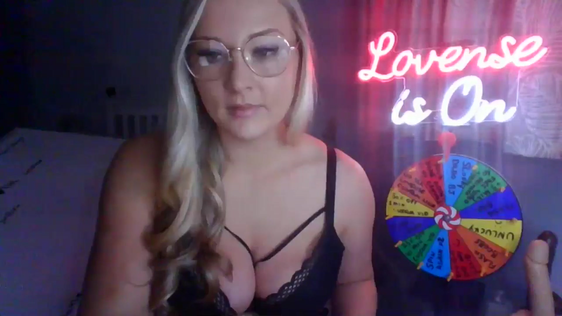 Gallery image thumbnail from AlexisBrookeX's myfreecams stream on, 12/28/2024, 21:31 image 18 of 20