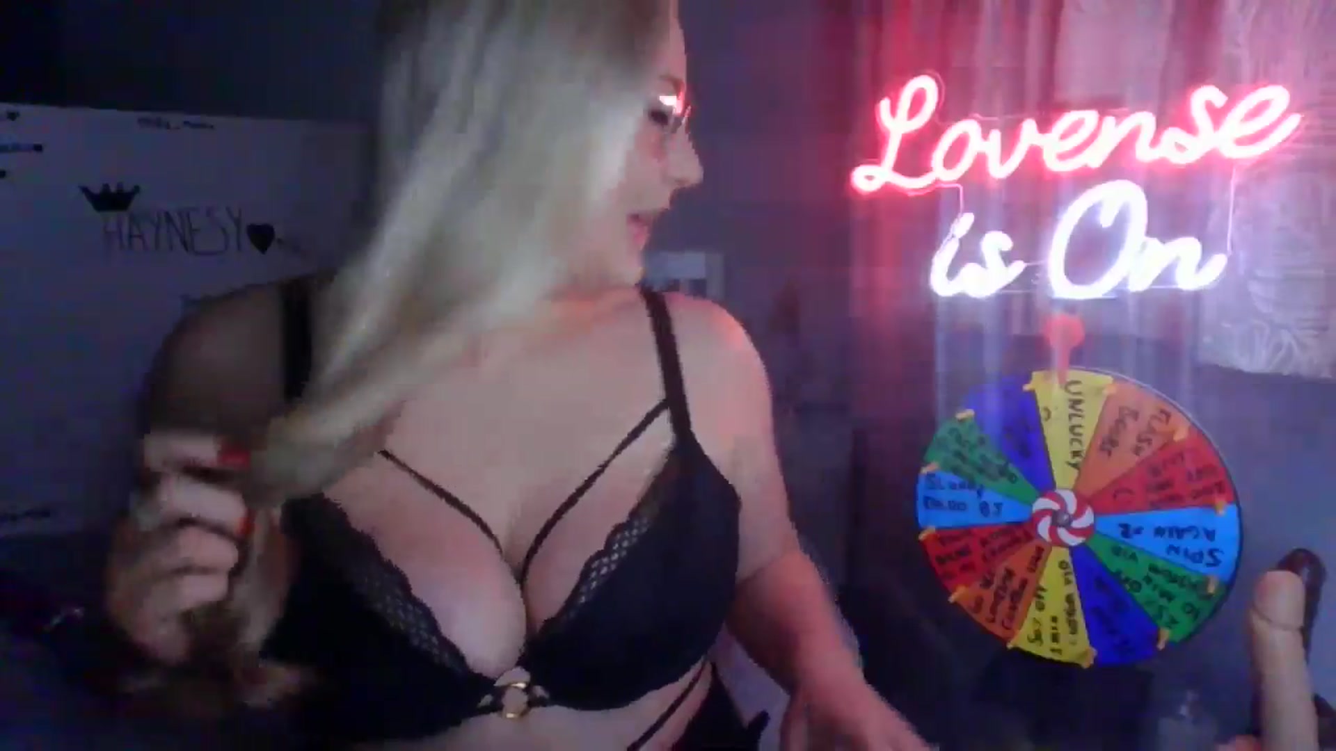 Gallery image thumbnail from AlexisBrookeX's myfreecams stream on, 12/28/2024, 21:31 image 16 of 20