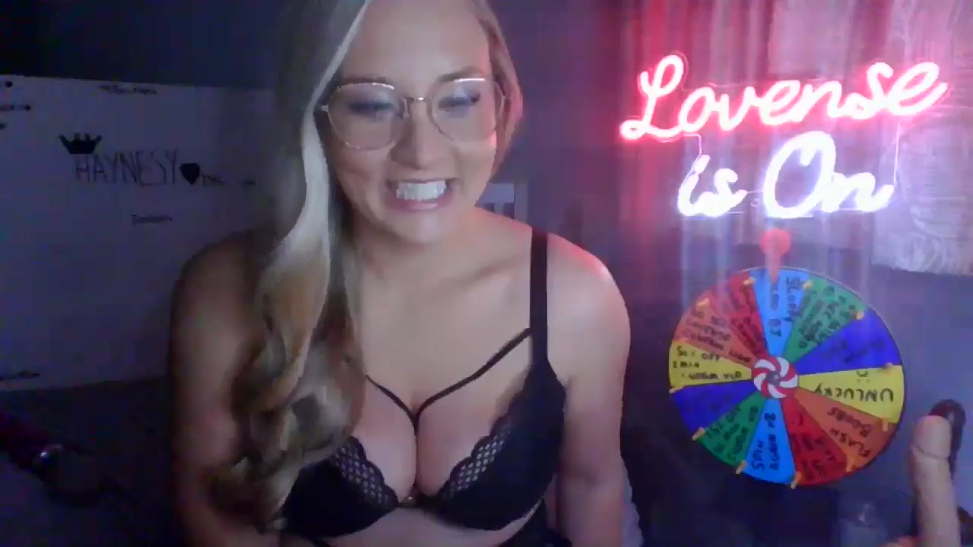 Gallery image thumbnail from AlexisBrookeX's myfreecams stream on, 12/28/2024, 21:31 image 10 of 20