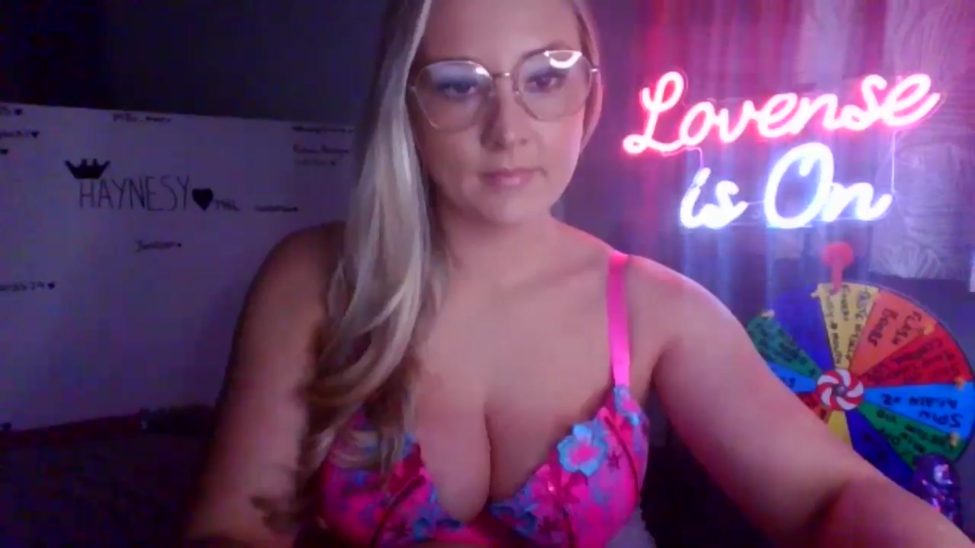 Gallery image thumbnail from AlexisBrookeX's myfreecams stream on, 01/03/2025, 19:00 image 17 of 20