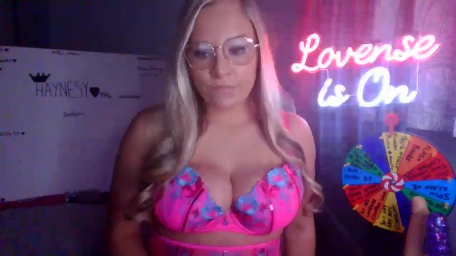 Gallery image thumbnail from AlexisBrookeX's myfreecams stream on, 01/03/2025, 19:00 image 3 of 20