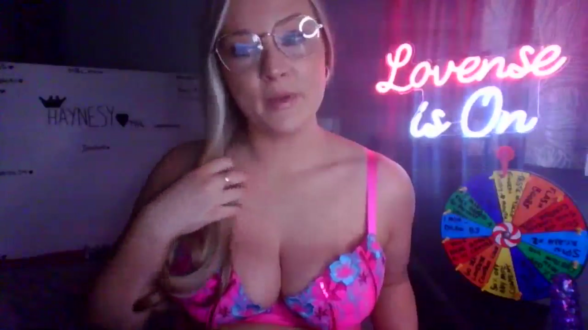 Gallery image thumbnail from AlexisBrookeX's myfreecams stream on, 01/03/2025, 19:00 image 12 of 20