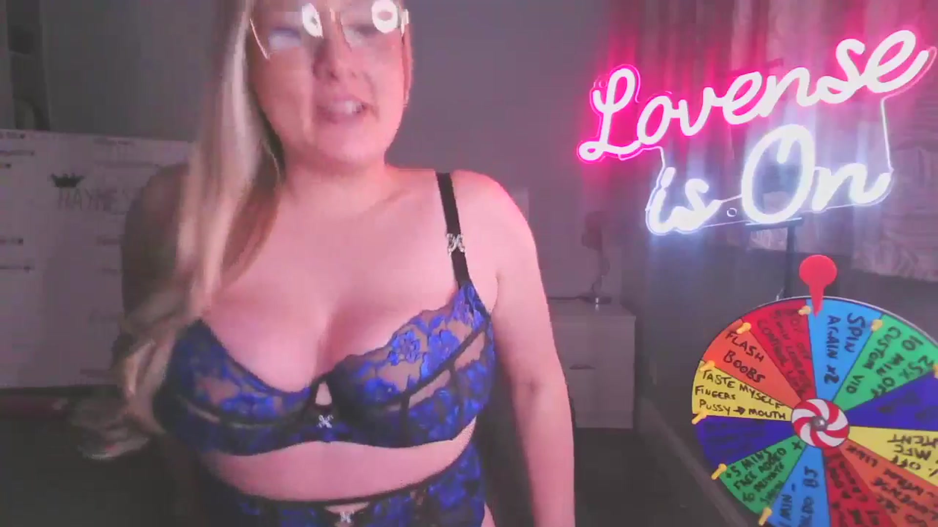 Gallery image thumbnail from AlexisBrookeX's myfreecams stream on, 01/24/2025, 18:17 image 8 of 20