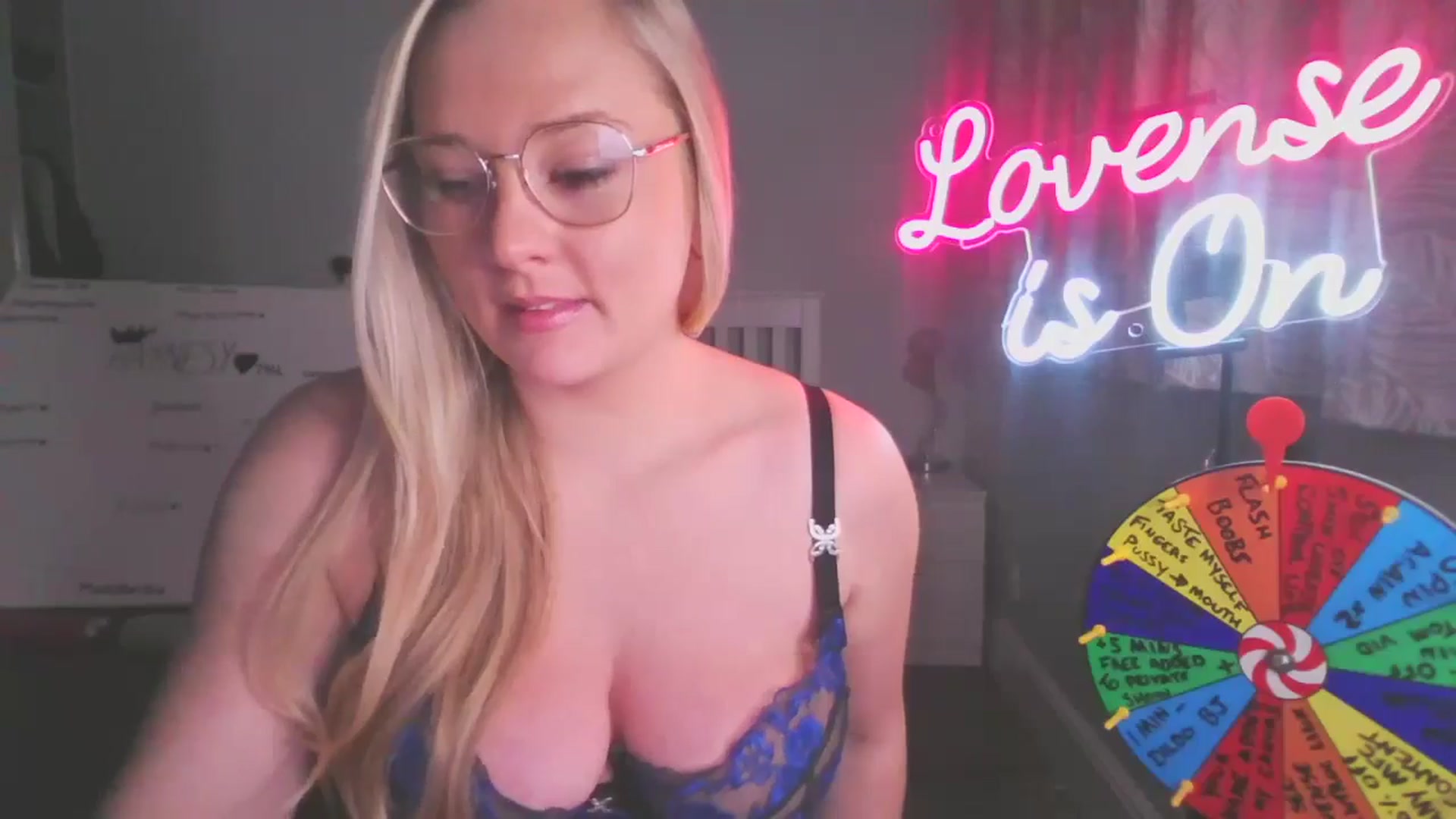 Gallery image thumbnail from AlexisBrookeX's myfreecams stream on, 01/24/2025, 18:39 image 8 of 20