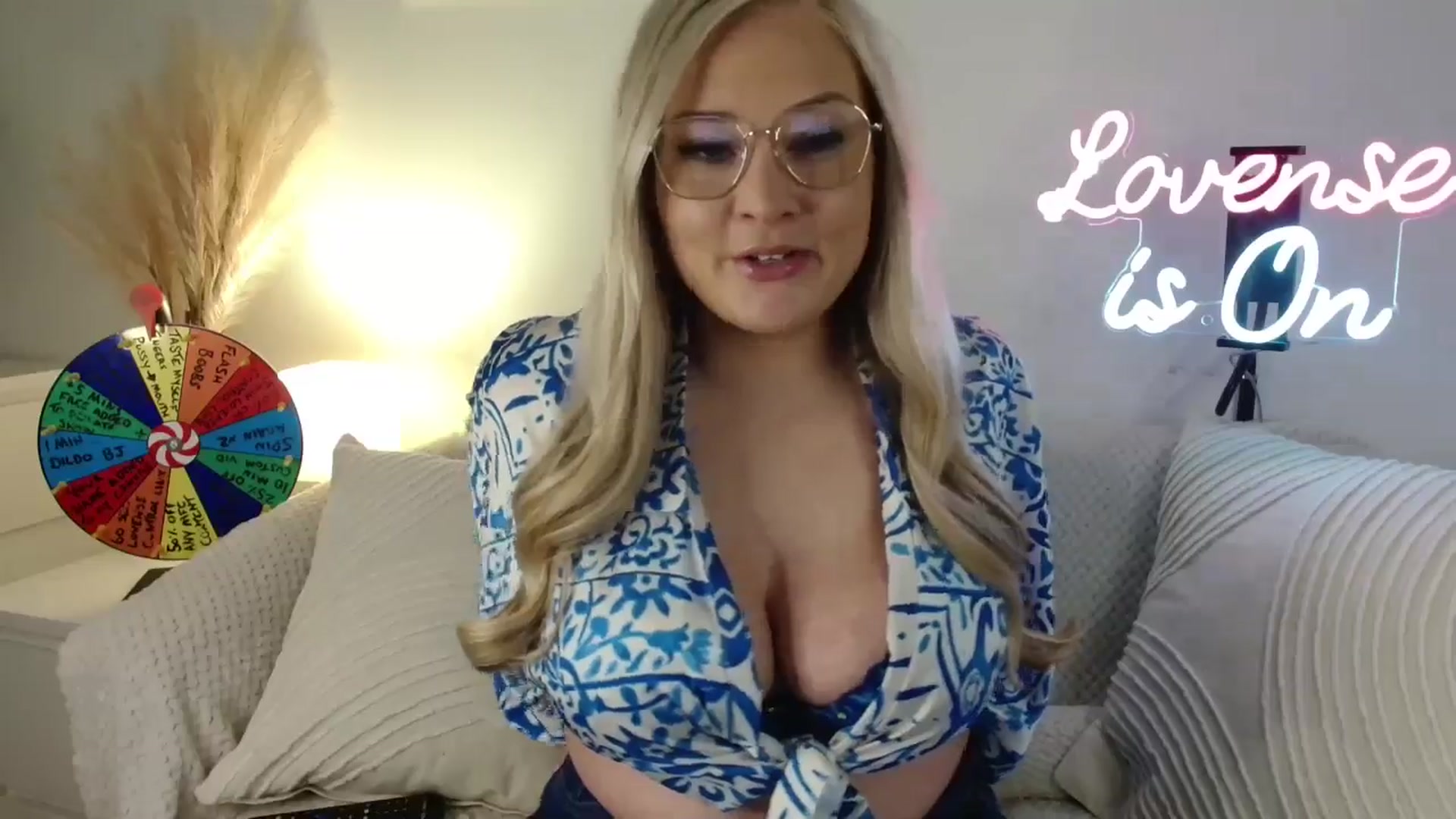 Gallery image thumbnail from AlexisBrookeX's myfreecams stream on, 02/15/2025, 14:13 image 4 of 20