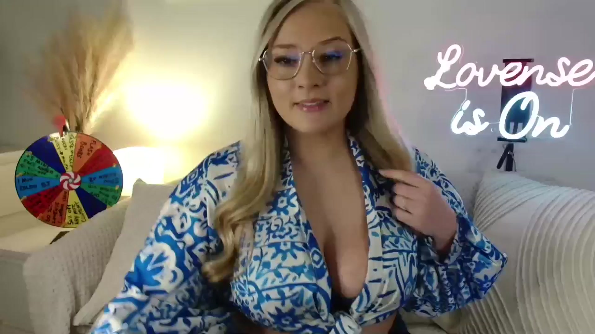 Gallery image thumbnail from AlexisBrookeX's myfreecams stream on, 02/15/2025, 14:13 image 10 of 20