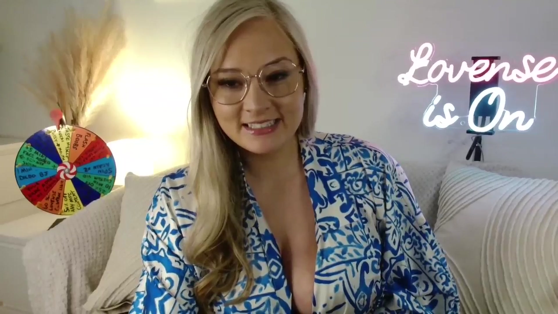 Gallery image thumbnail from AlexisBrookeX's myfreecams stream on, 02/15/2025, 15:40 image 5 of 20