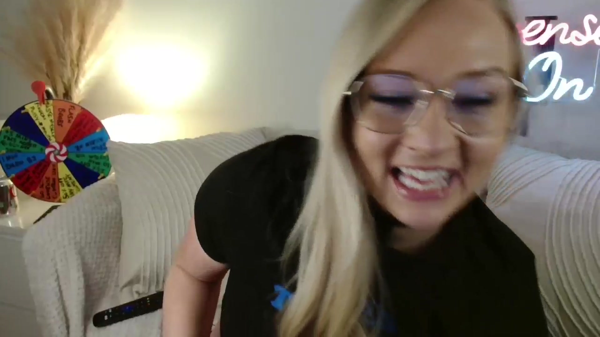 Gallery image thumbnail from AlexisBrookeX's myfreecams stream on, 02/19/2025, 16:08 image 17 of 20