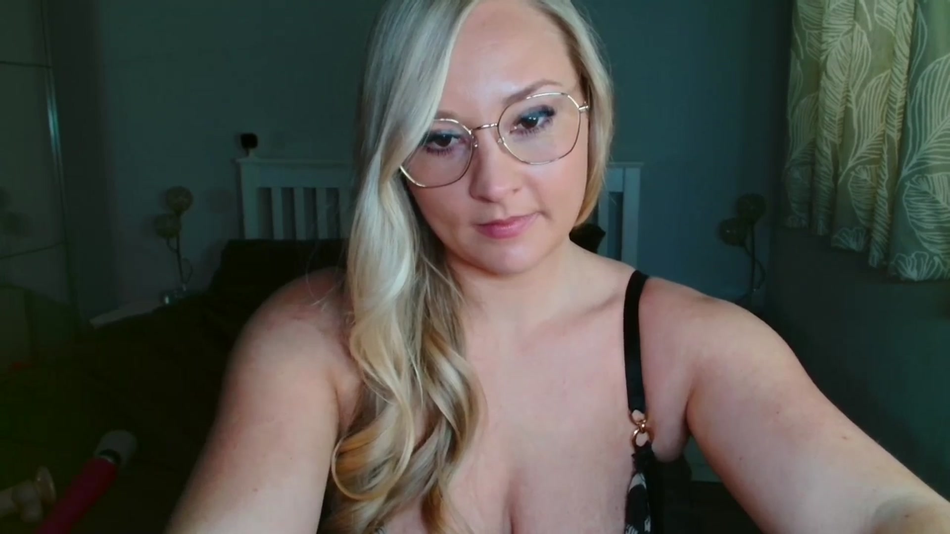 Gallery image thumbnail from AlexisBrookeX's myfreecams stream on, 03/17/2025, 16:34 image 15 of 20
