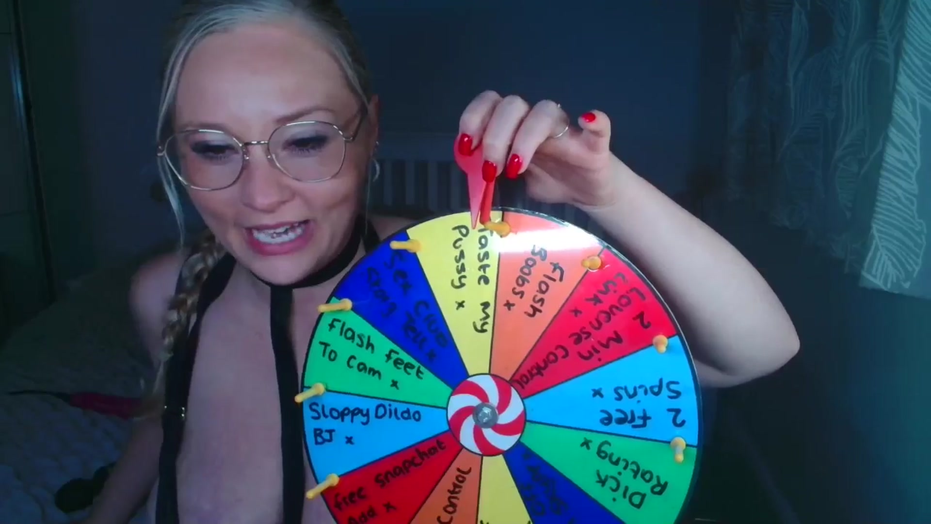 Gallery image thumbnail from AlexisBrookeX's myfreecams stream on, 04/01/2025, 24:15 image 16 of 20