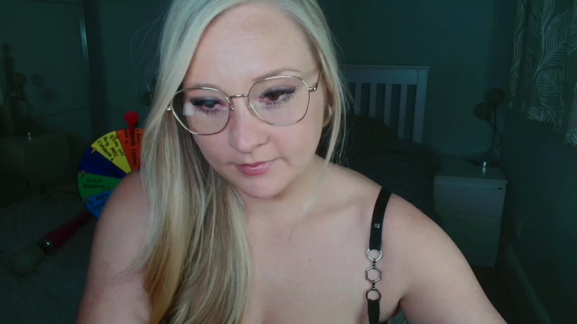 Gallery image thumbnail from AlexisBrookeX's myfreecams stream on, 04/10/2025, 01:16 image 8 of 20