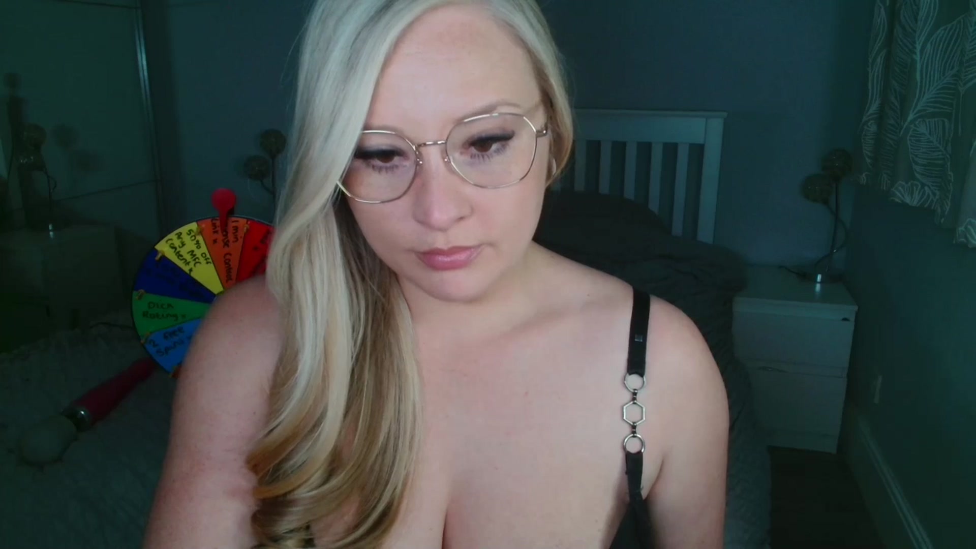 Gallery image thumbnail from AlexisBrookeX's myfreecams stream on, 04/10/2025, 01:16 image 6 of 20