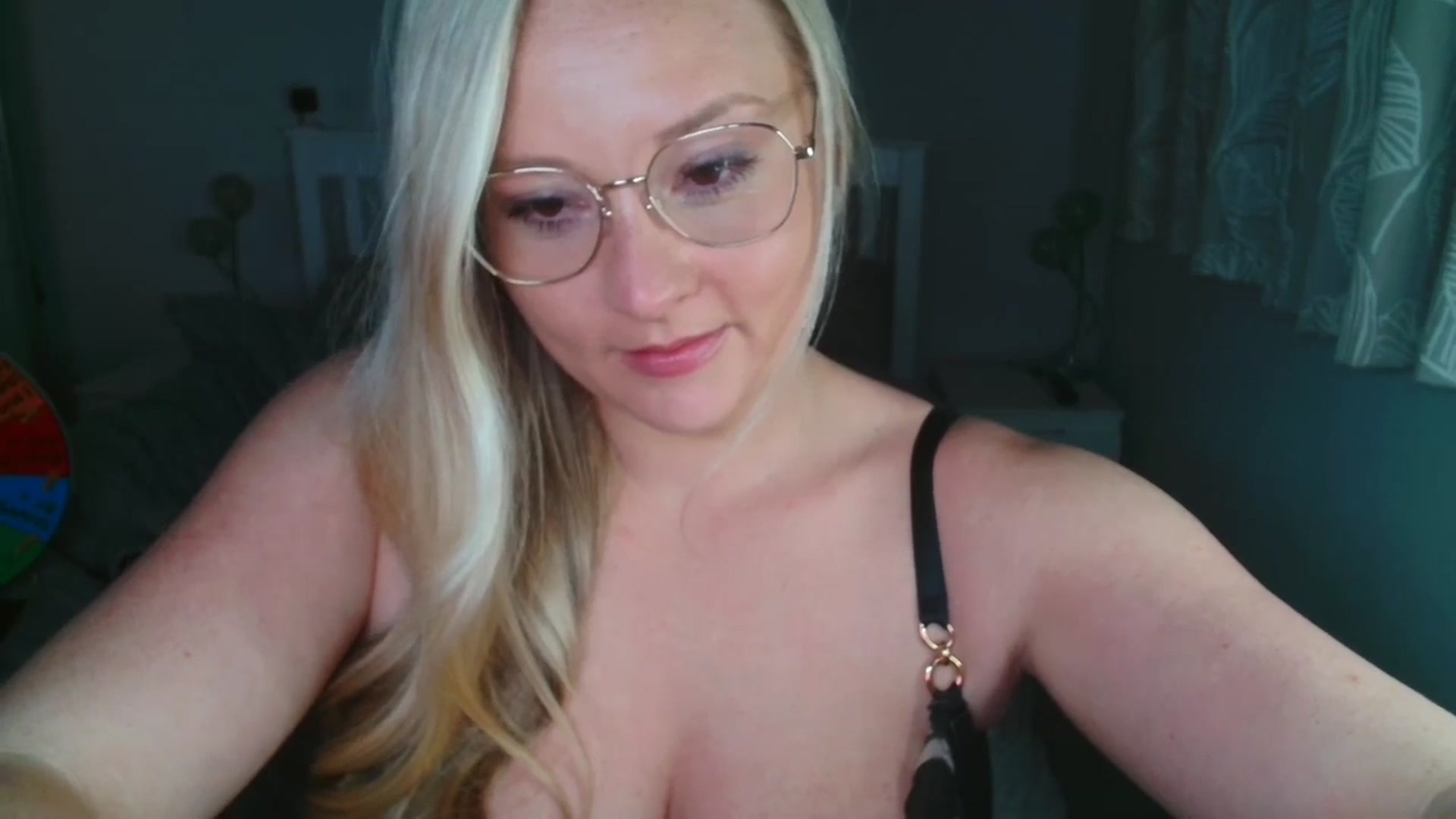 Gallery image thumbnail from AlexisBrookeX's myfreecams stream on, 05/01/2025, 23:05 image 16 of 20