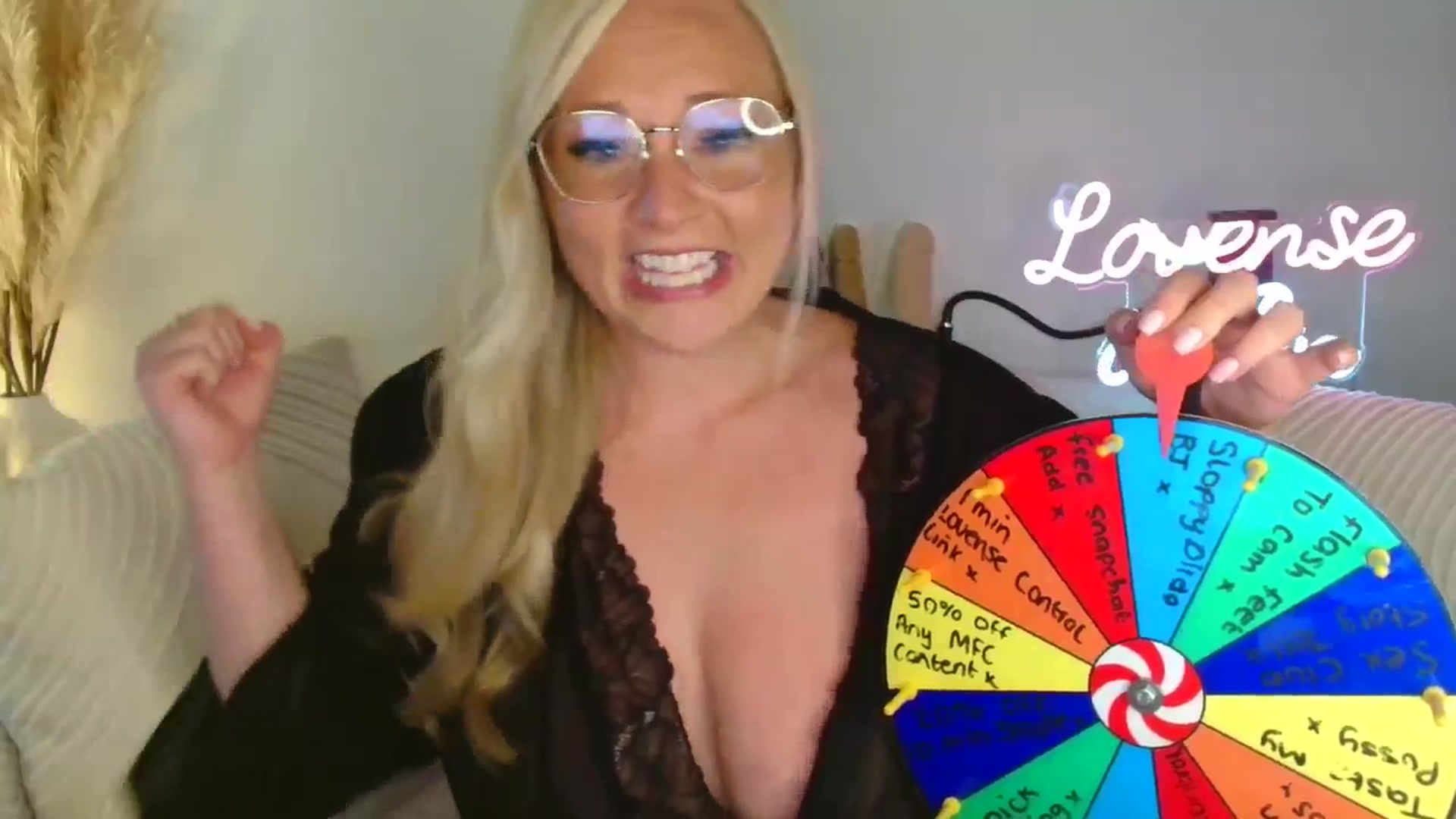 Gallery image thumbnail from AlexisBrookeX's myfreecams stream on, 06/01/2025, 23:08 image 14 of 20