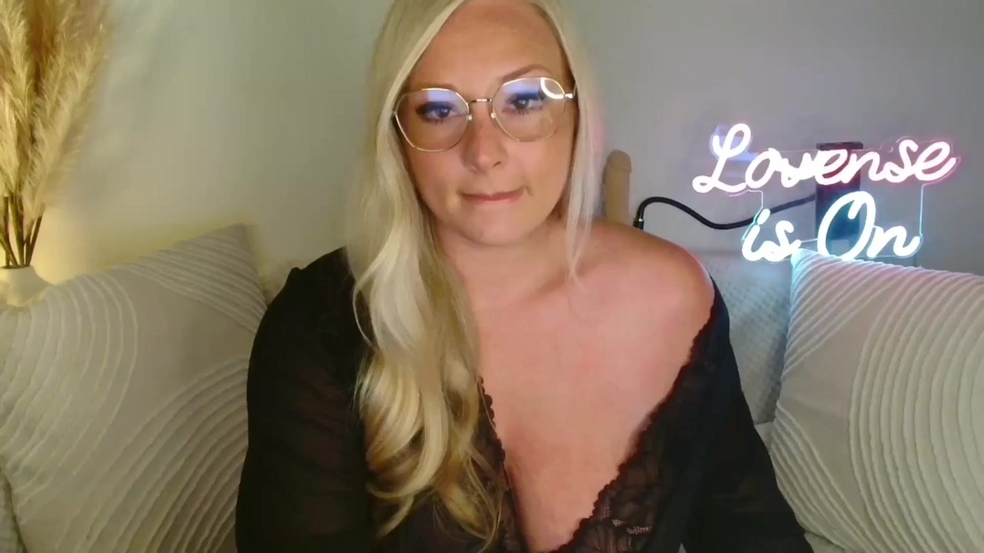 Gallery image thumbnail from AlexisBrookeX's myfreecams stream on, 06/01/2025, 23:08 image 4 of 20