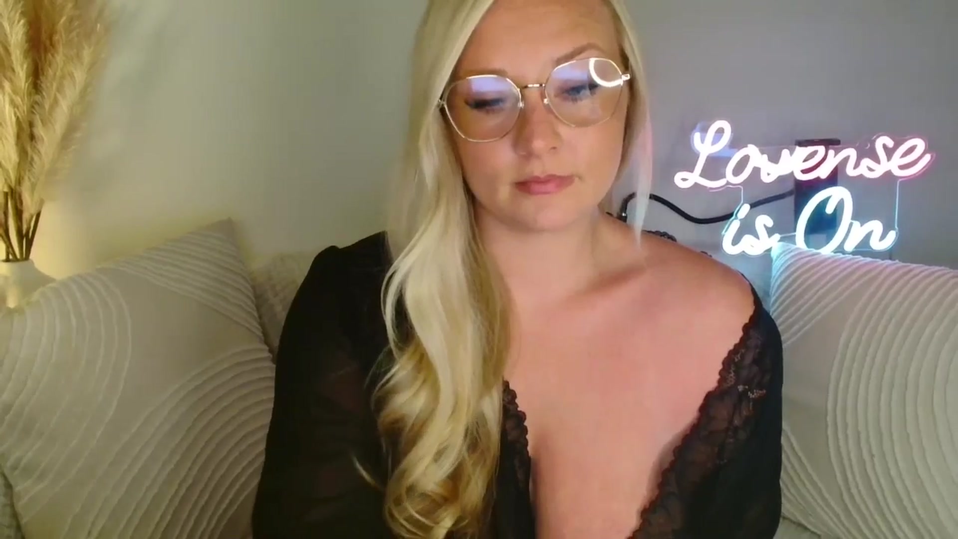 Gallery image thumbnail from AlexisBrookeX's myfreecams stream on, 06/01/2025, 23:08 image 8 of 20