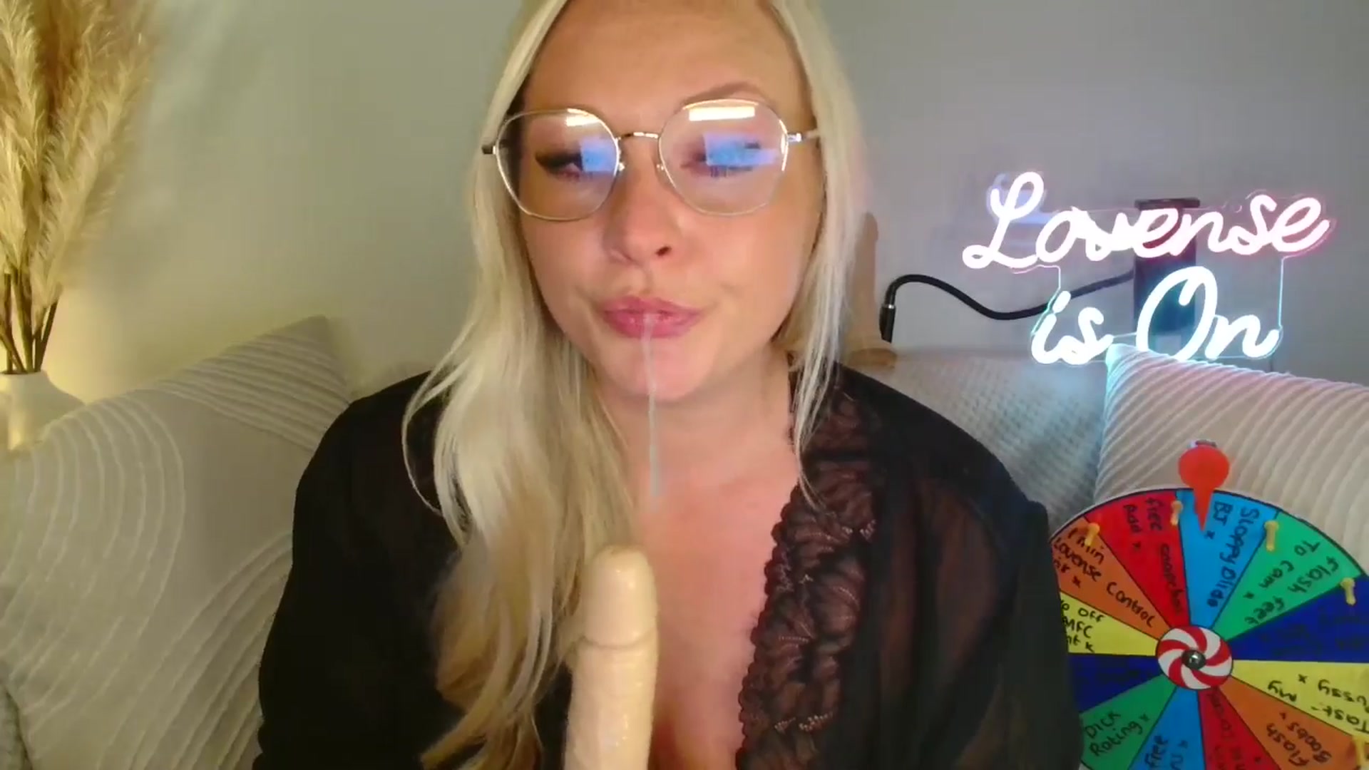 Gallery image thumbnail from AlexisBrookeX's myfreecams stream on, 06/01/2025, 23:08 image 15 of 20