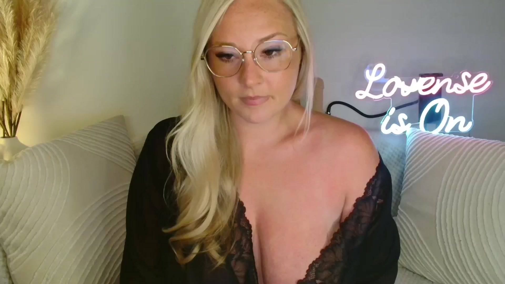 Gallery image thumbnail from AlexisBrookeX's myfreecams stream on, 06/01/2025, 23:08 image 5 of 20