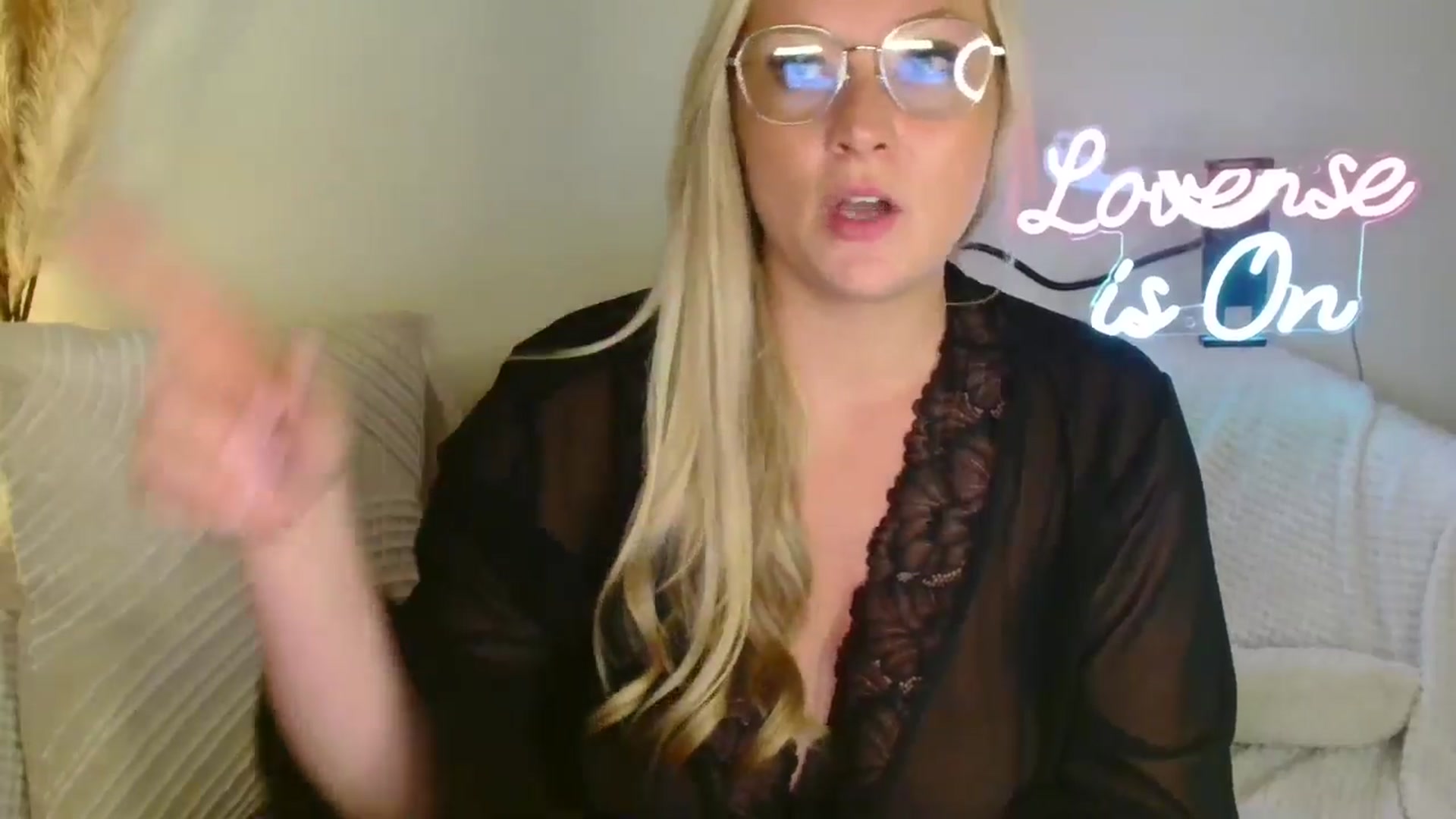Gallery image thumbnail from AlexisBrookeX's myfreecams stream on, 06/04/2025, 24:03 image 14 of 20