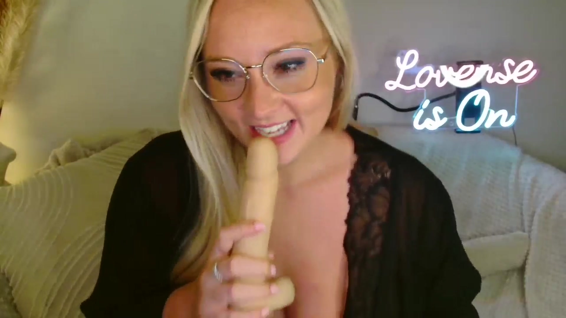Gallery image thumbnail from AlexisBrookeX's myfreecams stream on, 06/04/2025, 24:03 image 10 of 20