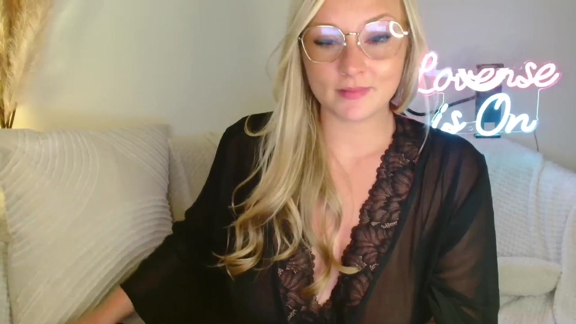 Gallery image thumbnail from AlexisBrookeX's myfreecams stream on, 06/04/2025, 24:35 image 3 of 20