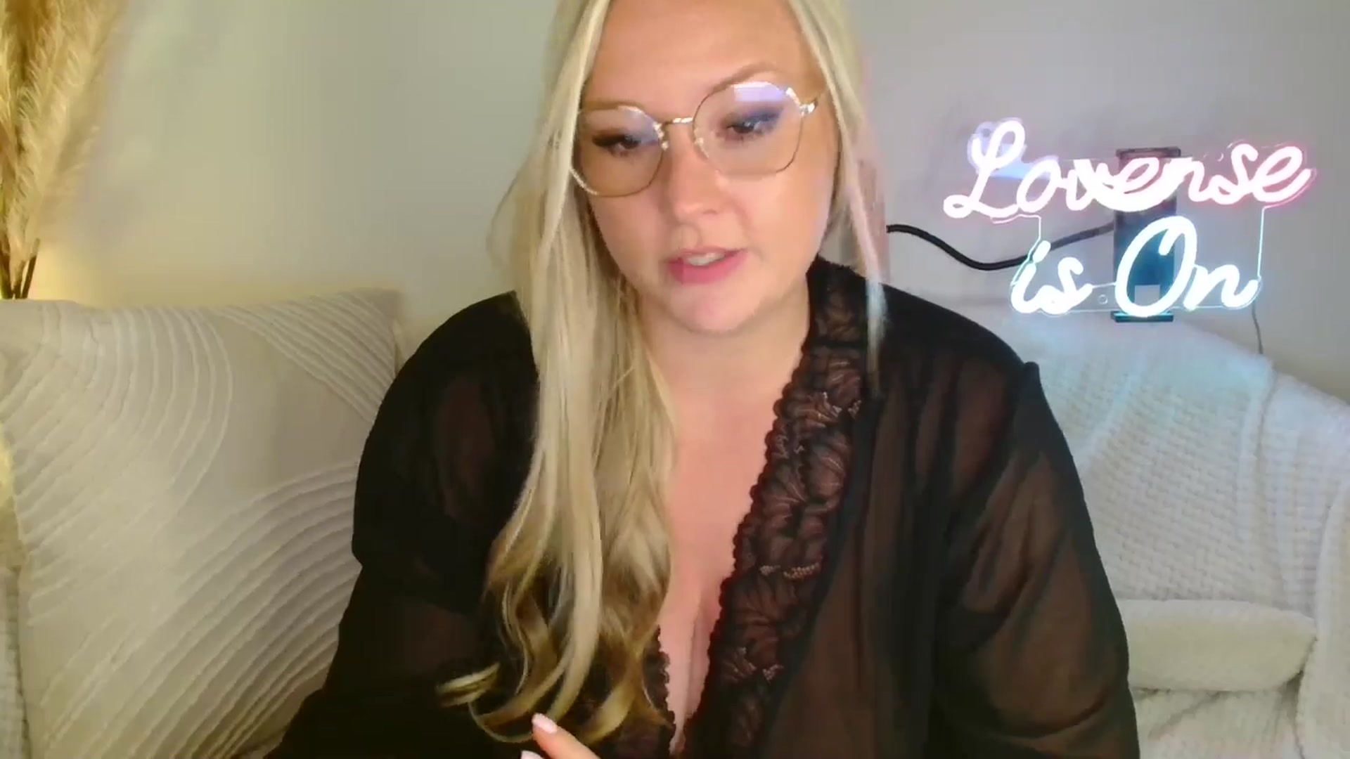 Gallery image thumbnail from AlexisBrookeX's myfreecams stream on, 06/04/2025, 24:35 image 4 of 20