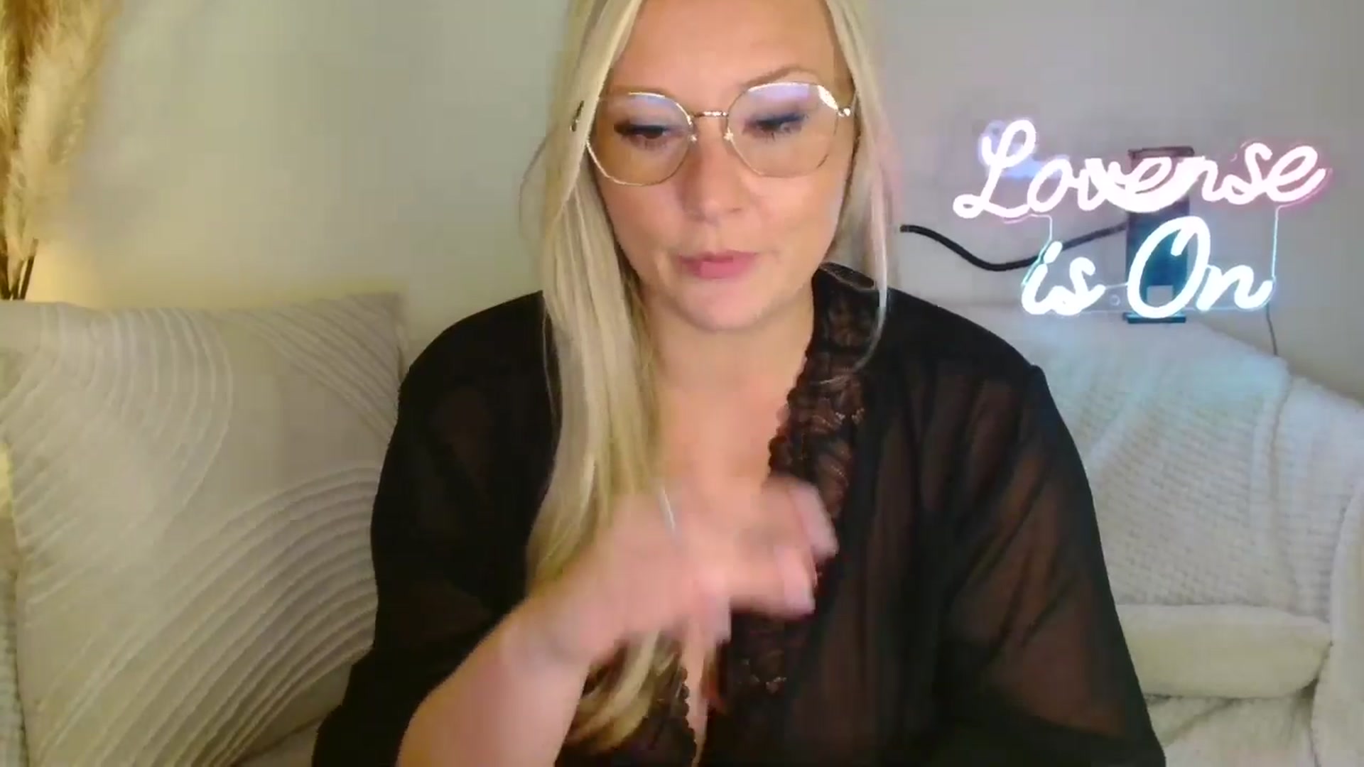 Gallery image thumbnail from AlexisBrookeX's myfreecams stream on, 06/04/2025, 24:35 image 5 of 20