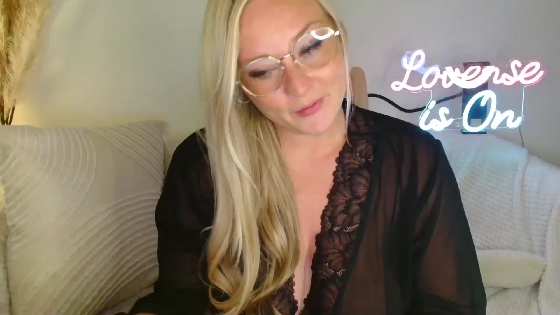 Gallery image thumbnail from AlexisBrookeX's myfreecams stream on, 06/04/2025, 24:35 image 6 of 20