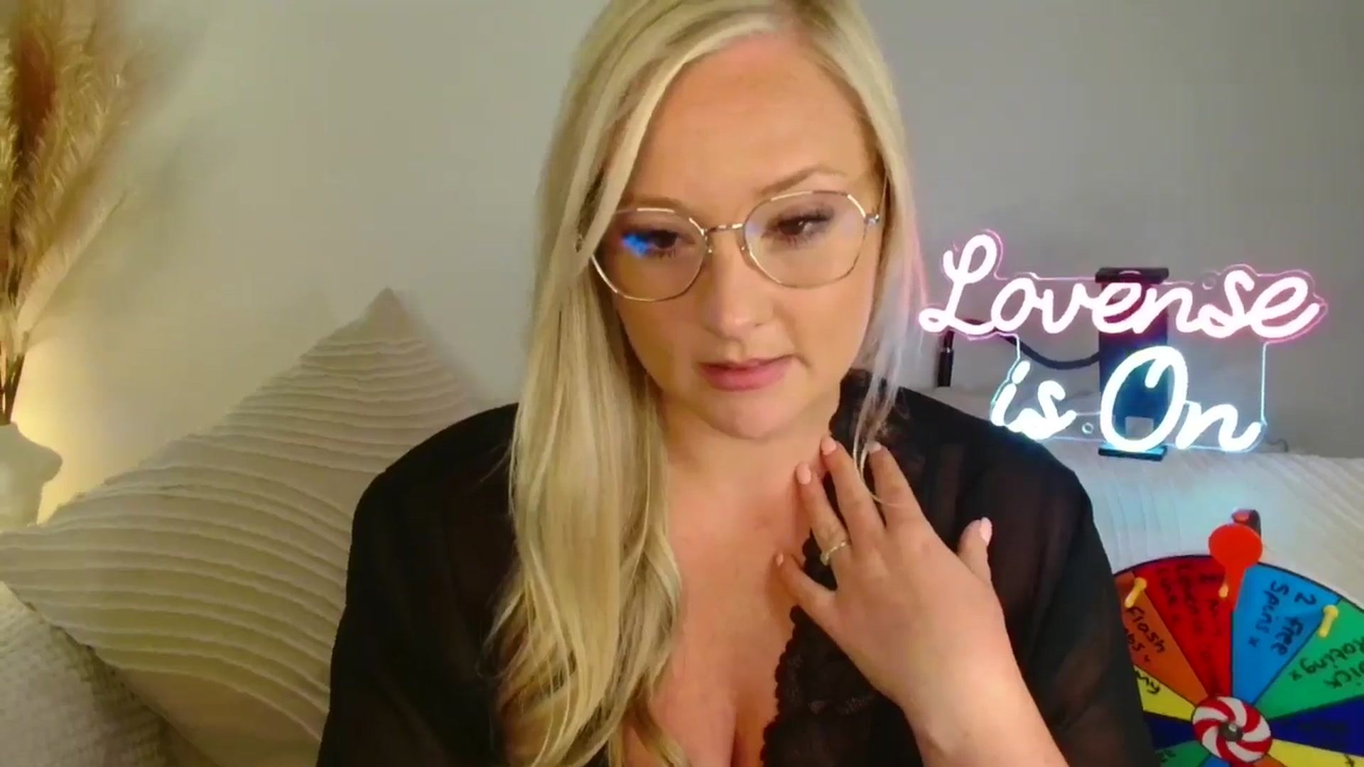 Gallery image thumbnail from AlexisBrookeX's myfreecams stream on, 06/06/2025, 21:37 image 17 of 20