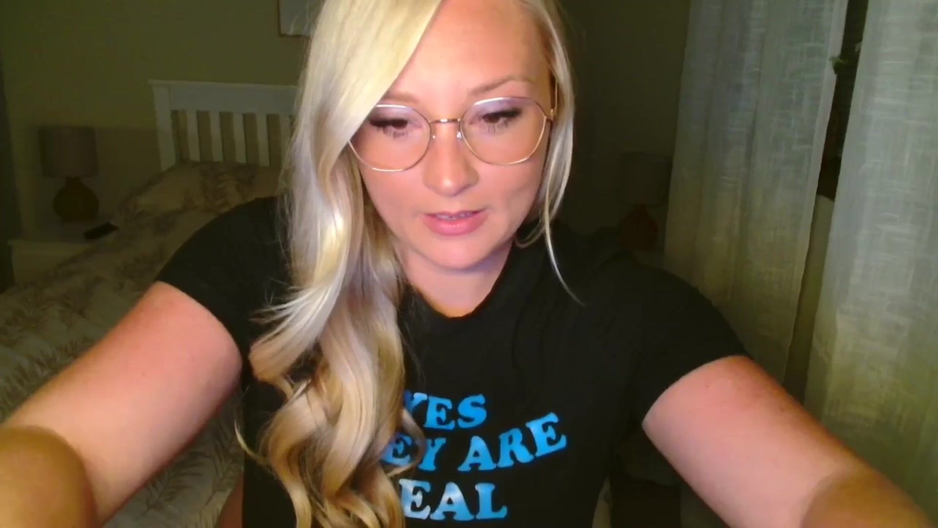 Gallery image thumbnail from AlexisBrookeX's myfreecams stream on, 06/13/2025, 23:28 image 19 of 20