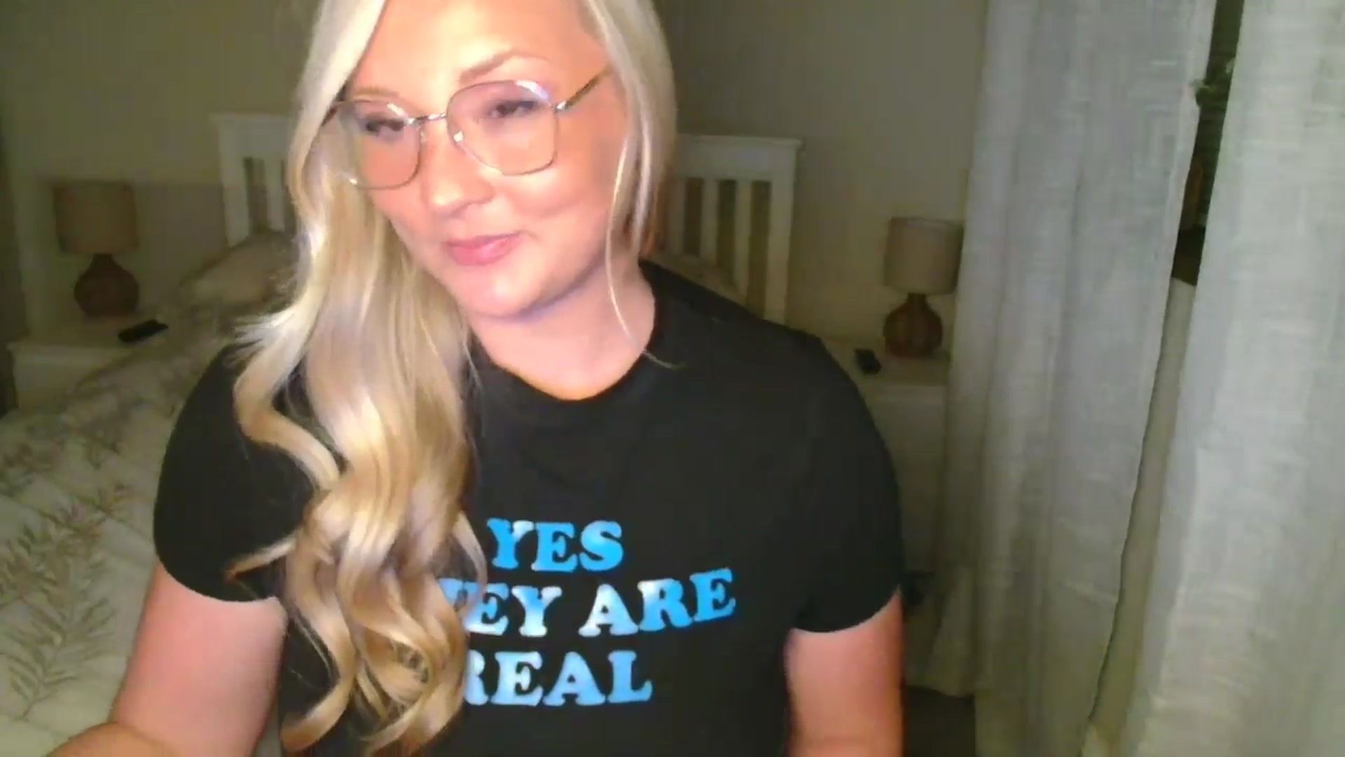 Gallery image thumbnail from AlexisBrookeX's myfreecams stream on, 06/13/2025, 23:28 image 18 of 20