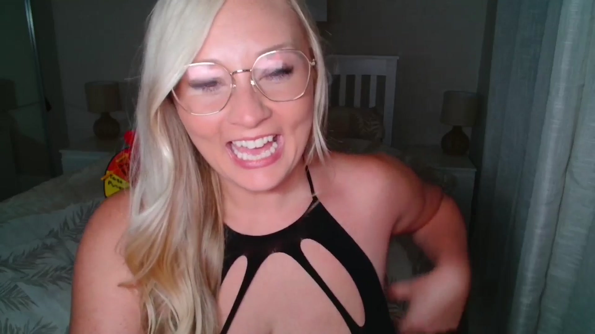 Gallery image thumbnail from AlexisBrookeX's myfreecams stream on, 06/18/2025, 23:09 image 13 of 20