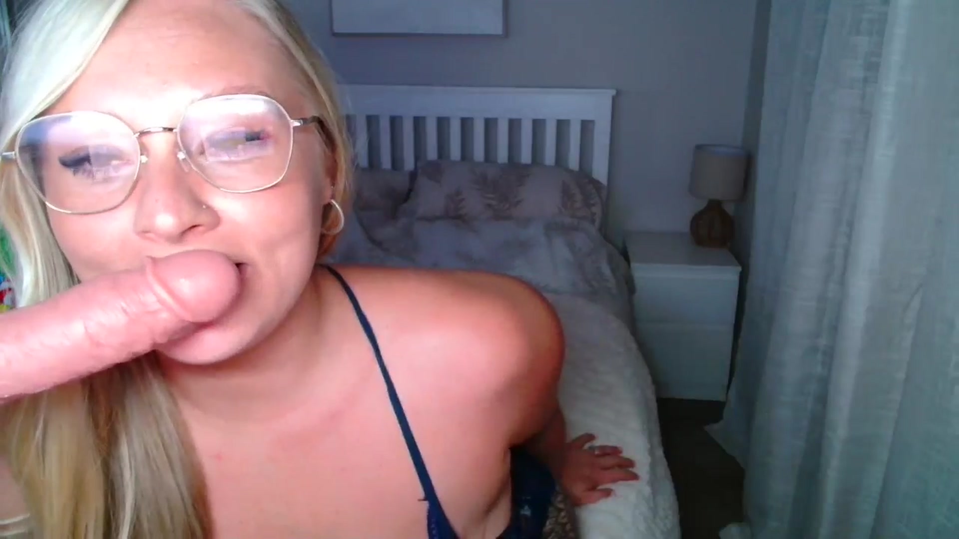 Gallery image thumbnail from AlexisBrookeX's myfreecams stream on, 07/12/2025, 24:11 image 17 of 20
