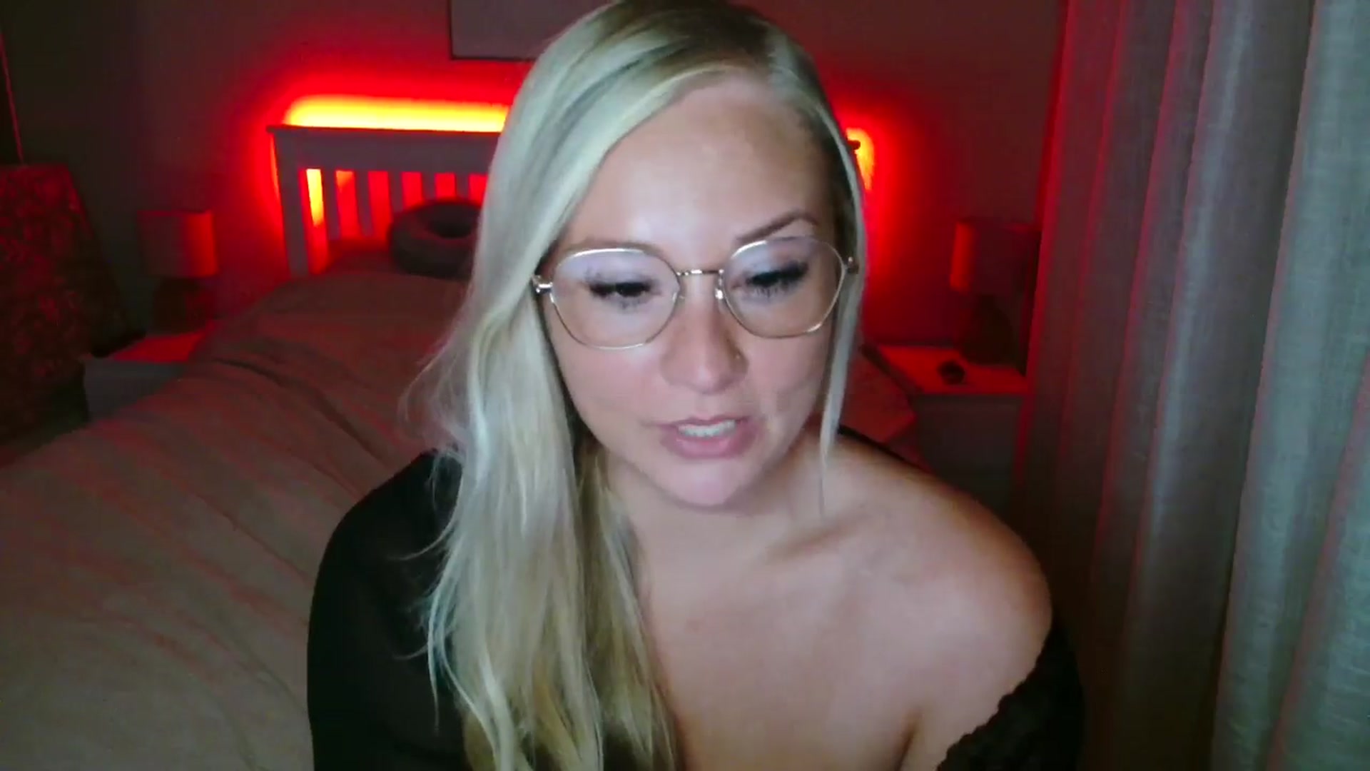 Gallery image thumbnail from AlexisBrookeX's myfreecams stream on, 09/06/2025, 24:00 image 16 of 20
