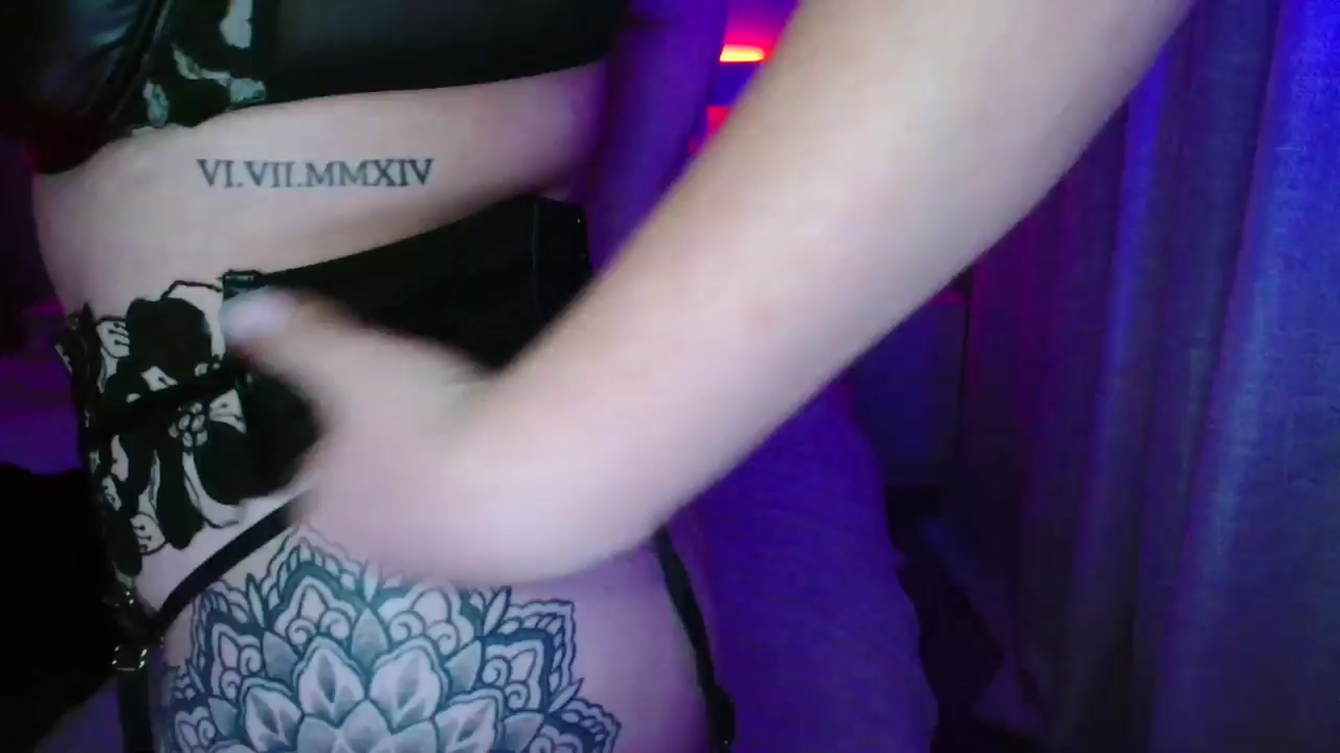 Gallery image thumbnail from AlexisBrookeX's myfreecams stream on, 09/12/2025, 23:57 image 9 of 20