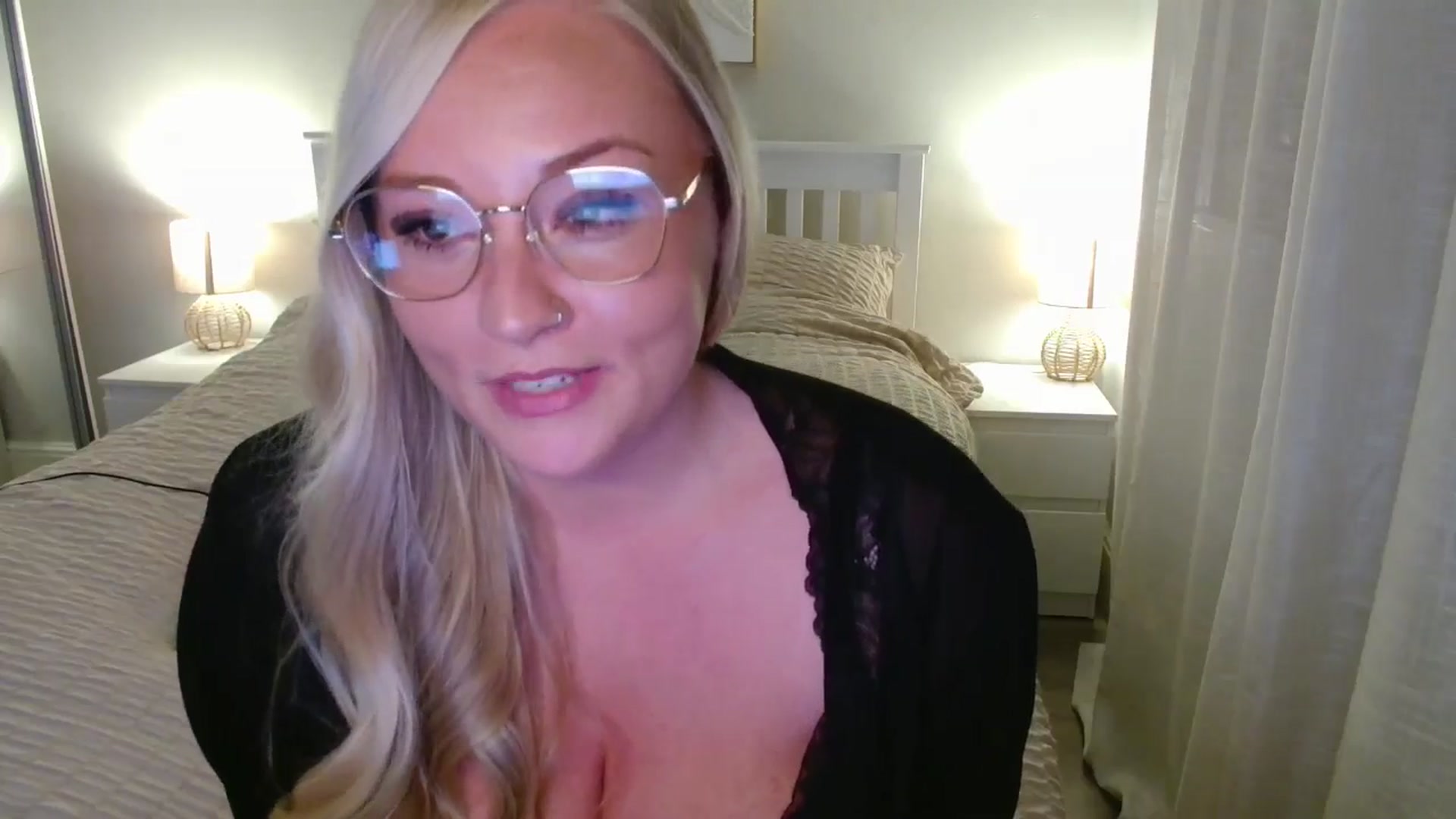 Gallery image thumbnail from AlexisBrookeX's myfreecams stream on, 09/26/2025, 21:48 image 13 of 20