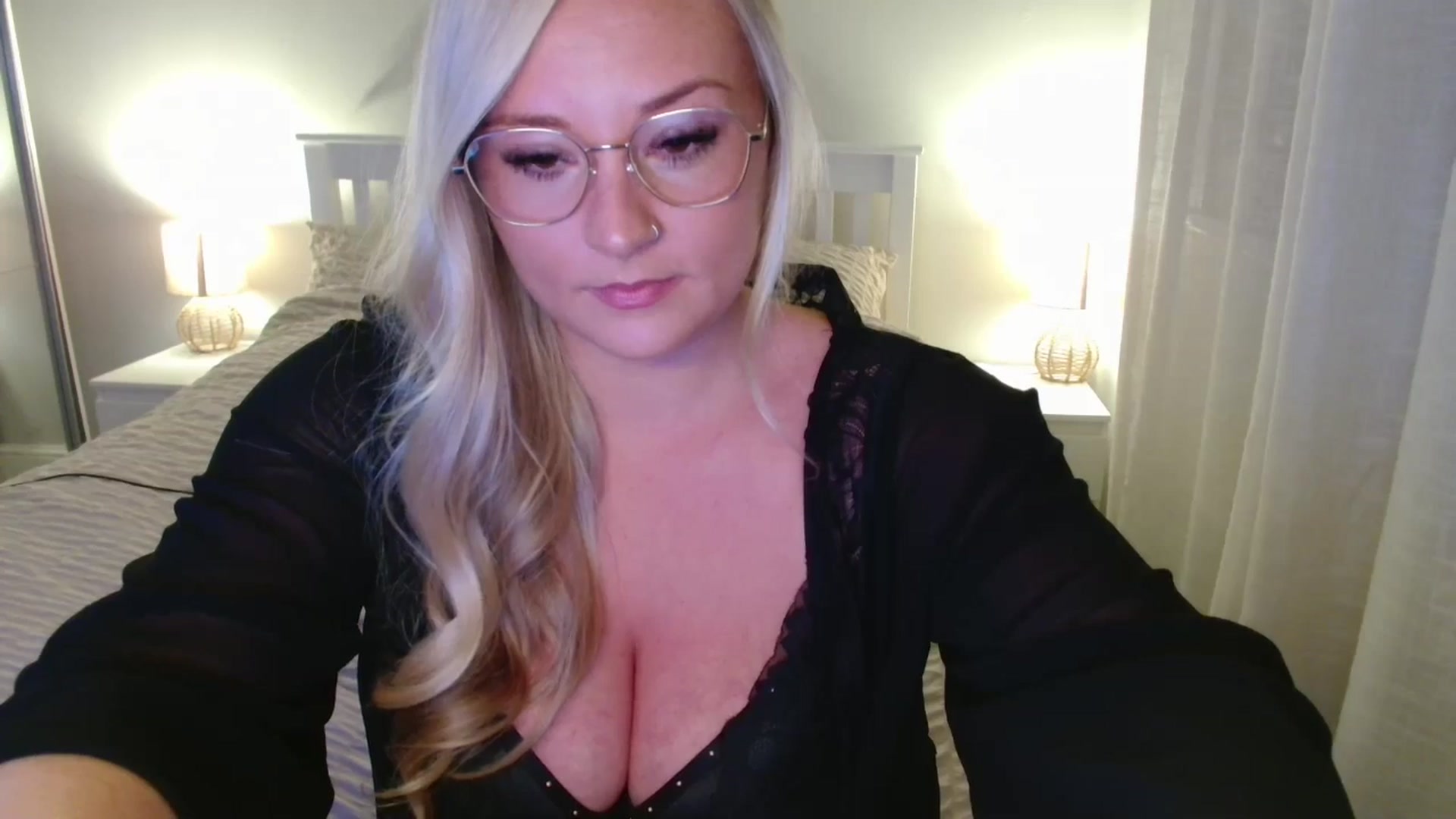 Gallery image thumbnail from AlexisBrookeX's myfreecams stream on, 09/26/2025, 21:48 image 4 of 20